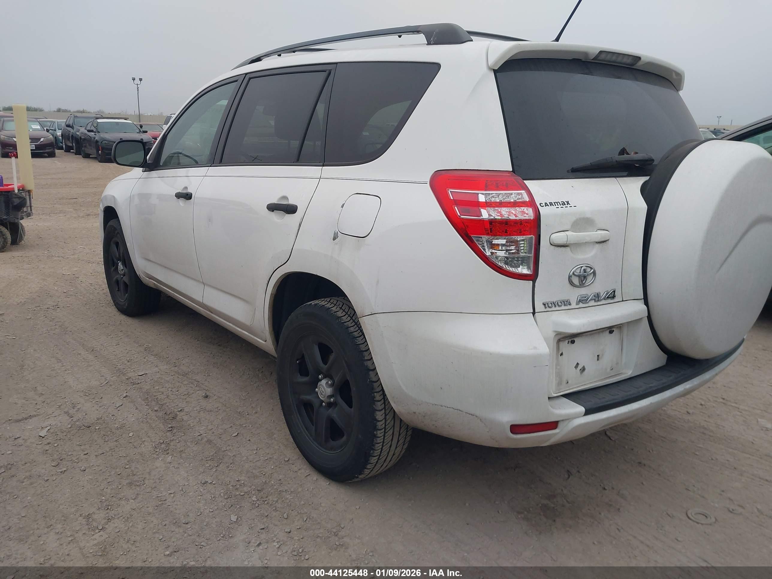 TOYOTA RAV4 image 3