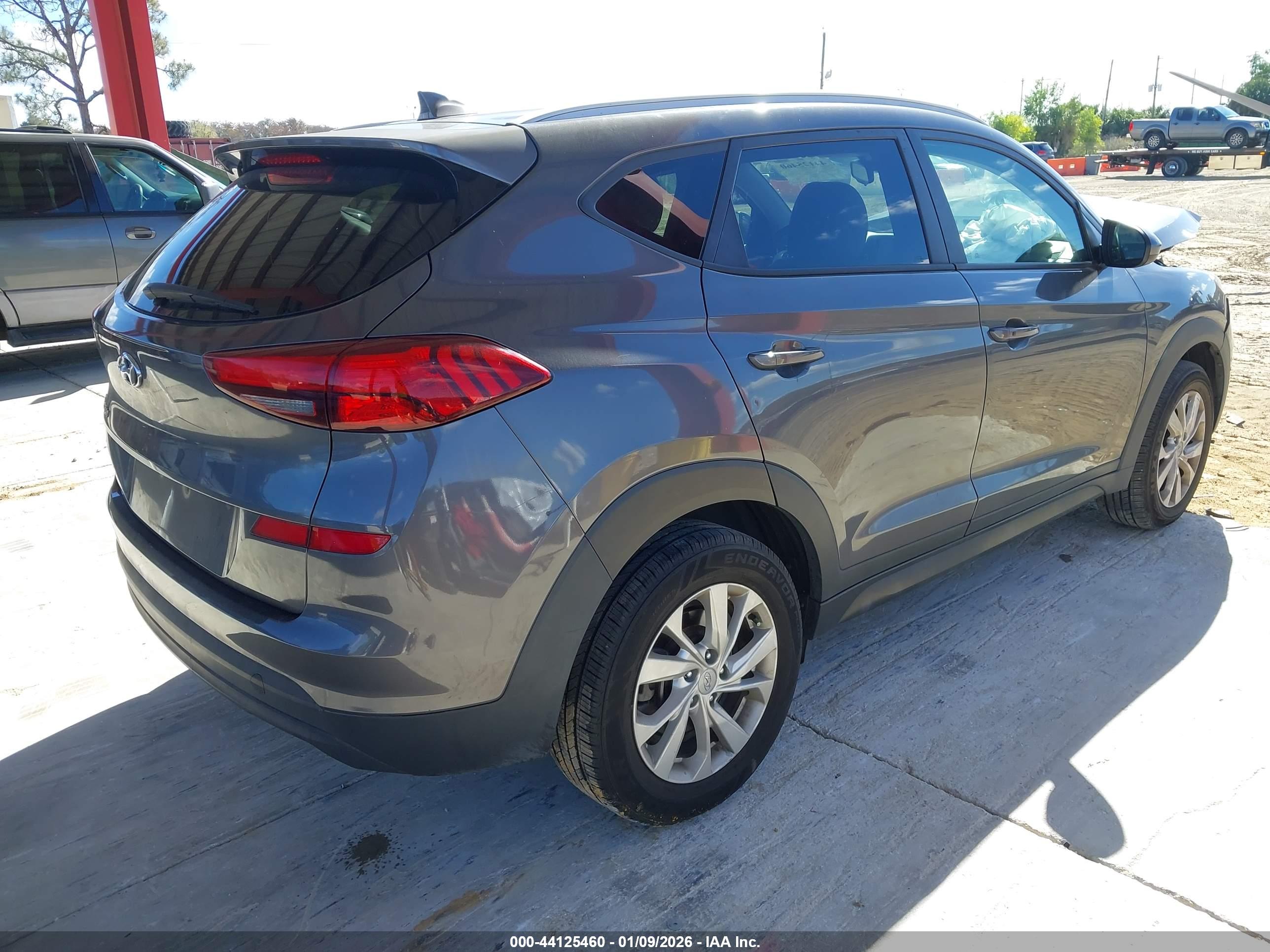 HYUNDAI TUCSON image 4