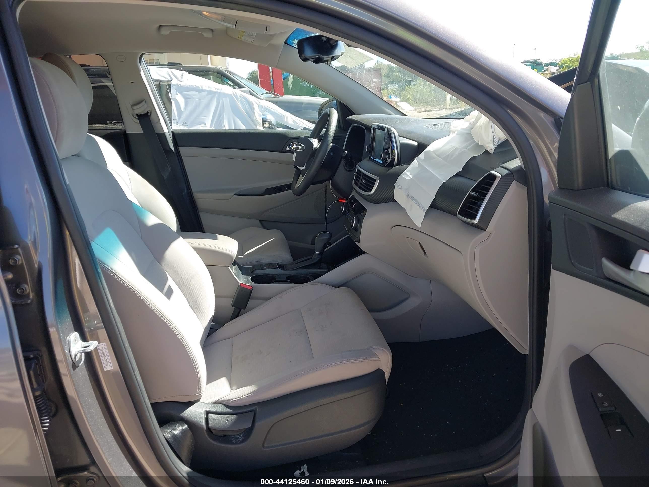 HYUNDAI TUCSON image 5
