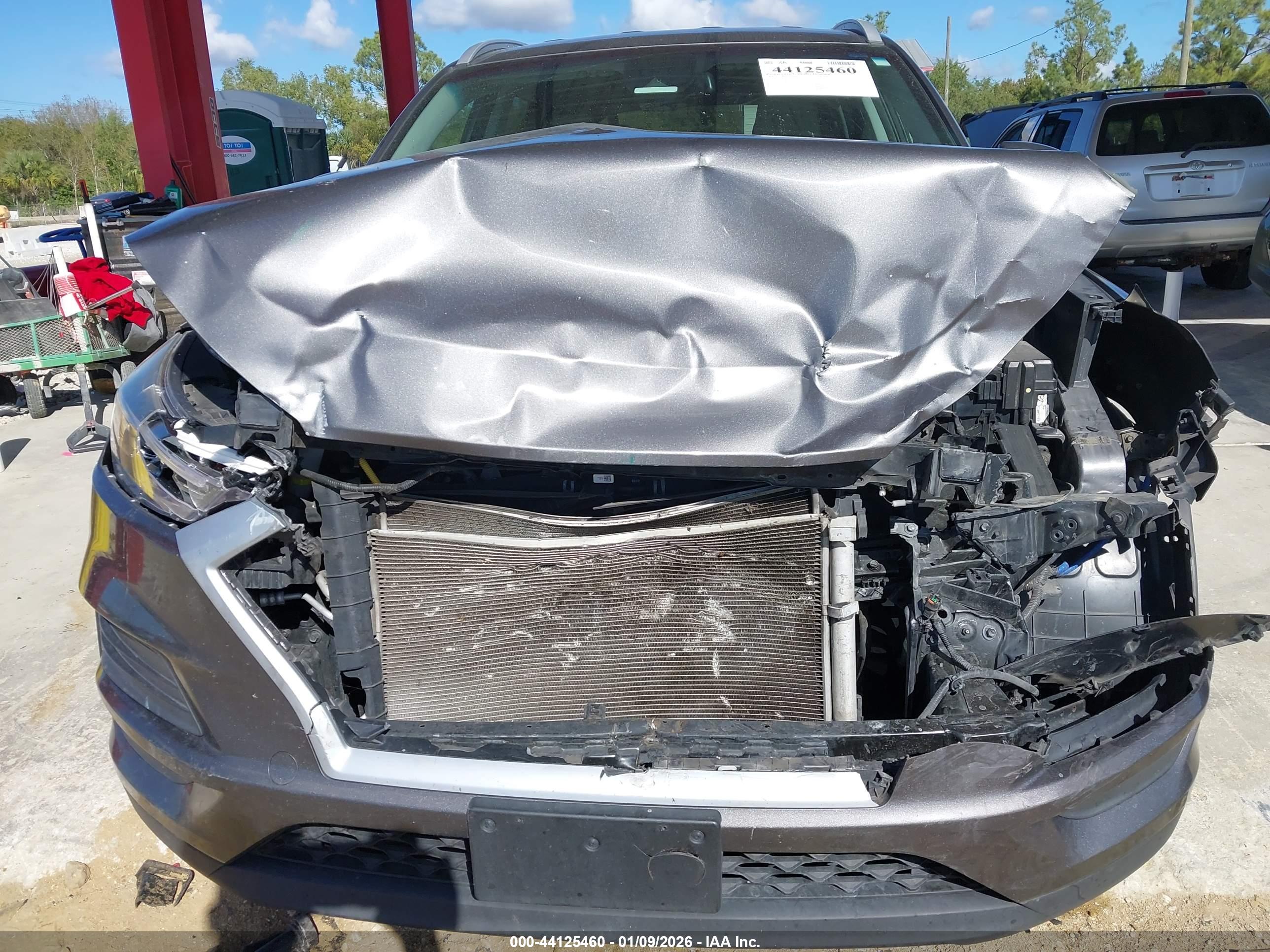 HYUNDAI TUCSON image 6