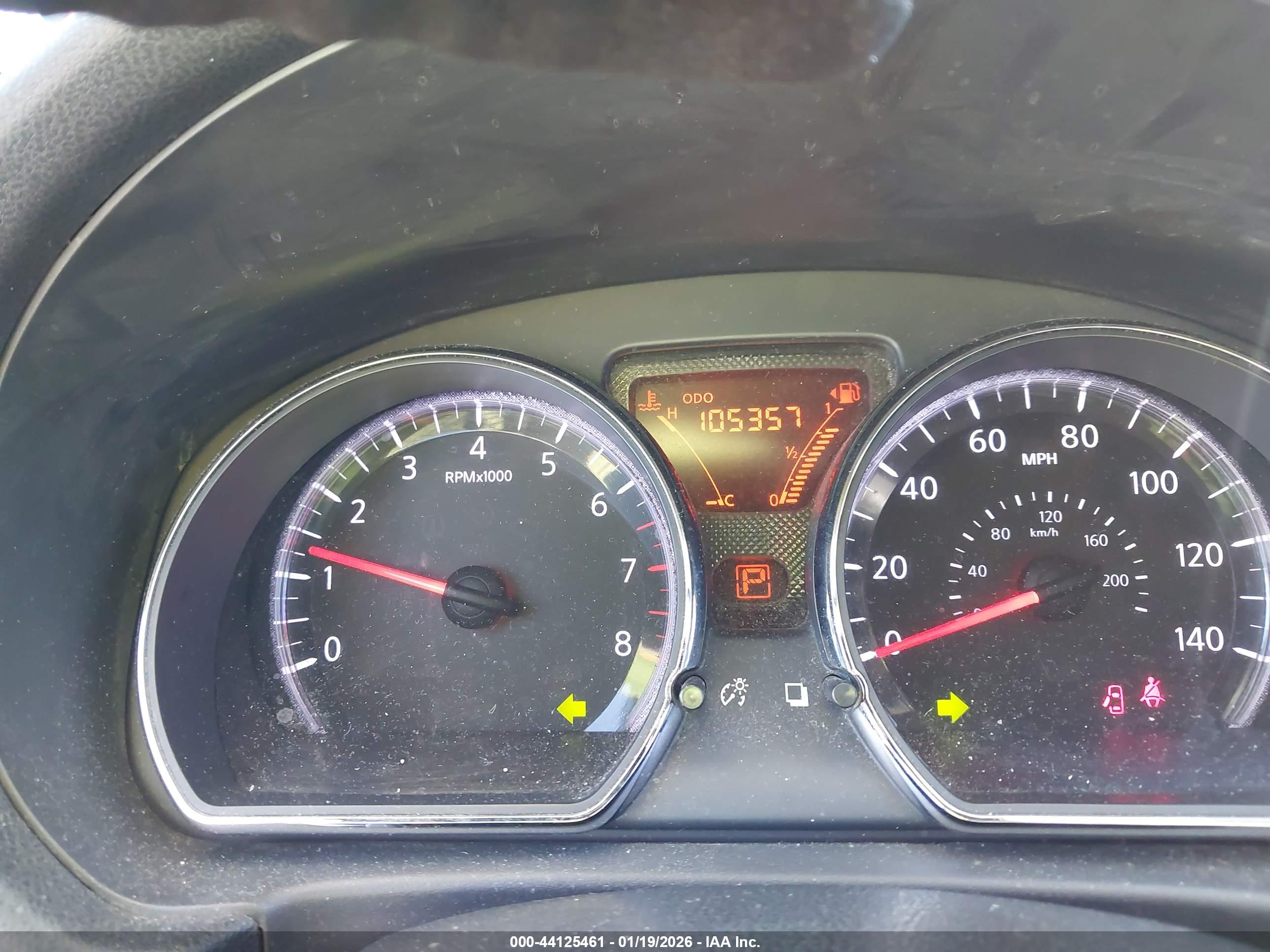 NISSAN VERSA image 7