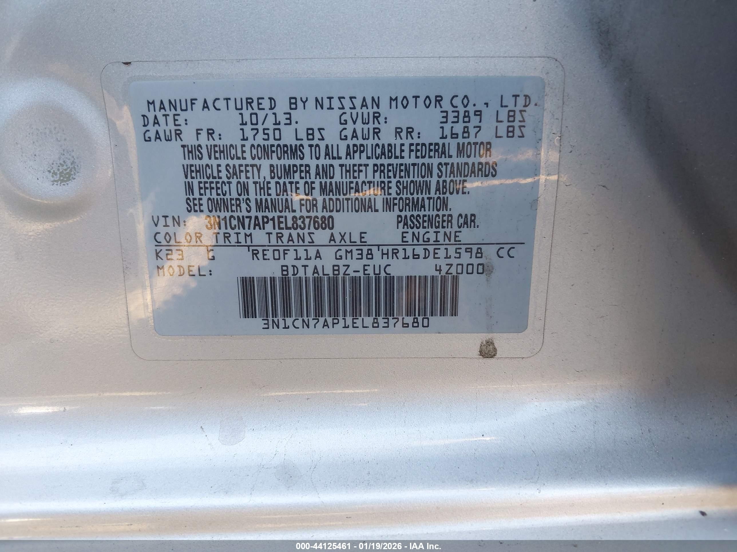 NISSAN VERSA image 9