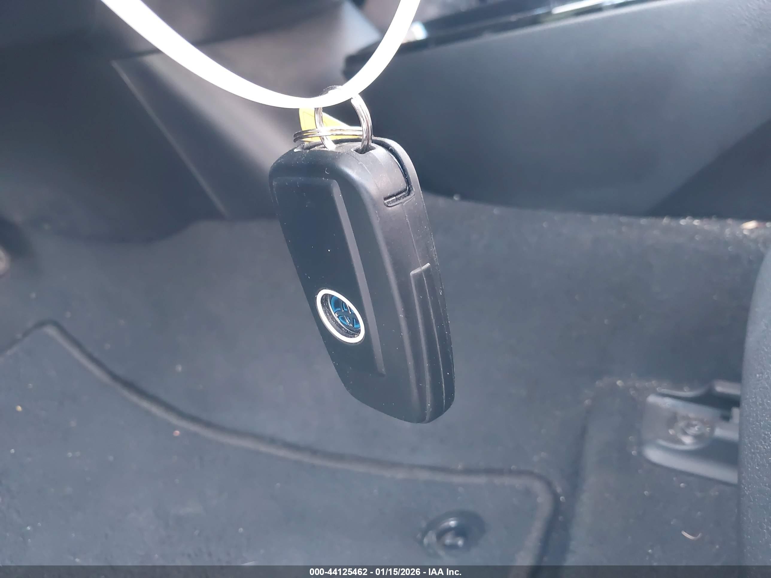 TOYOTA PRIUS image 11
