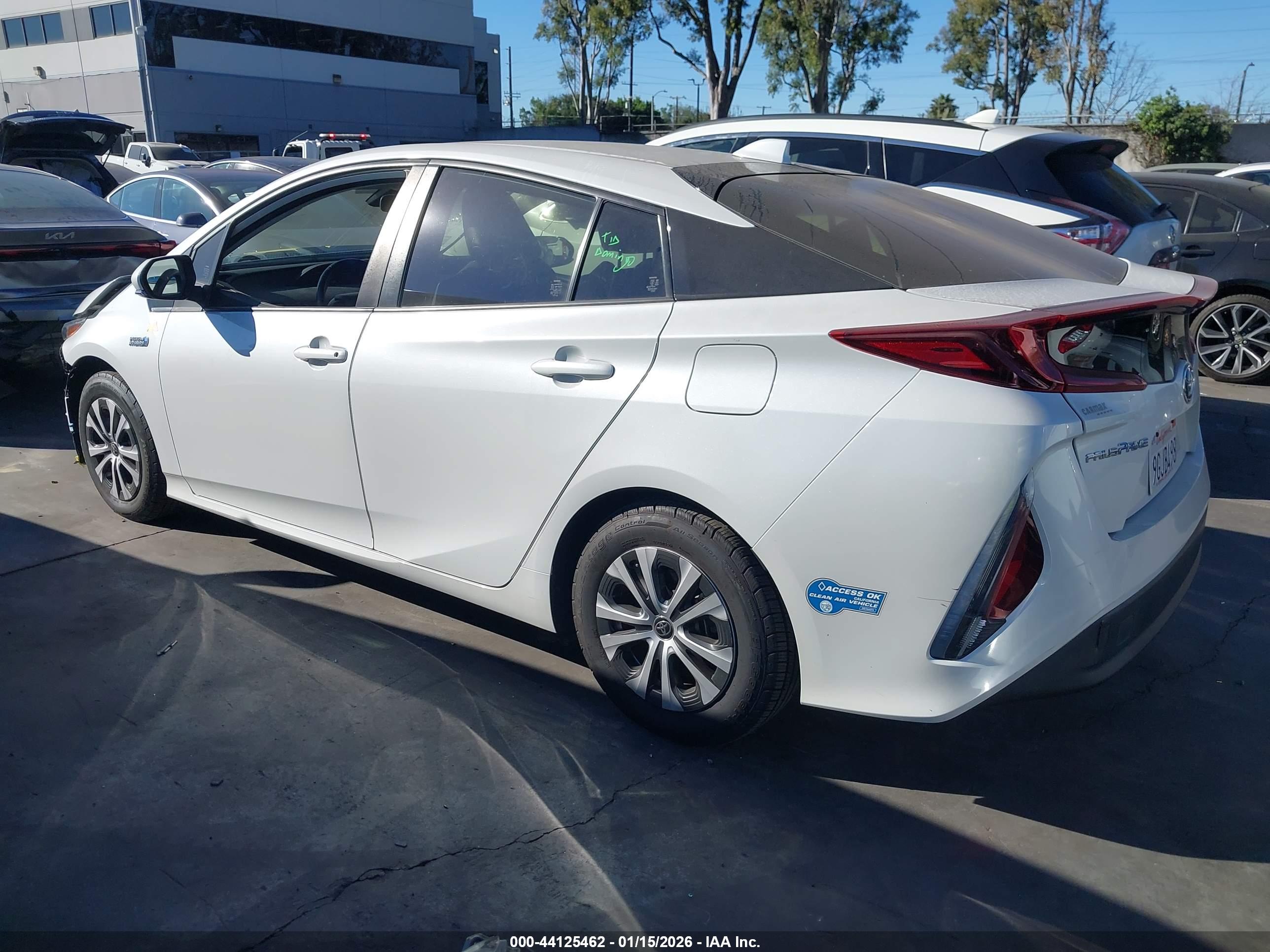 TOYOTA PRIUS image 3