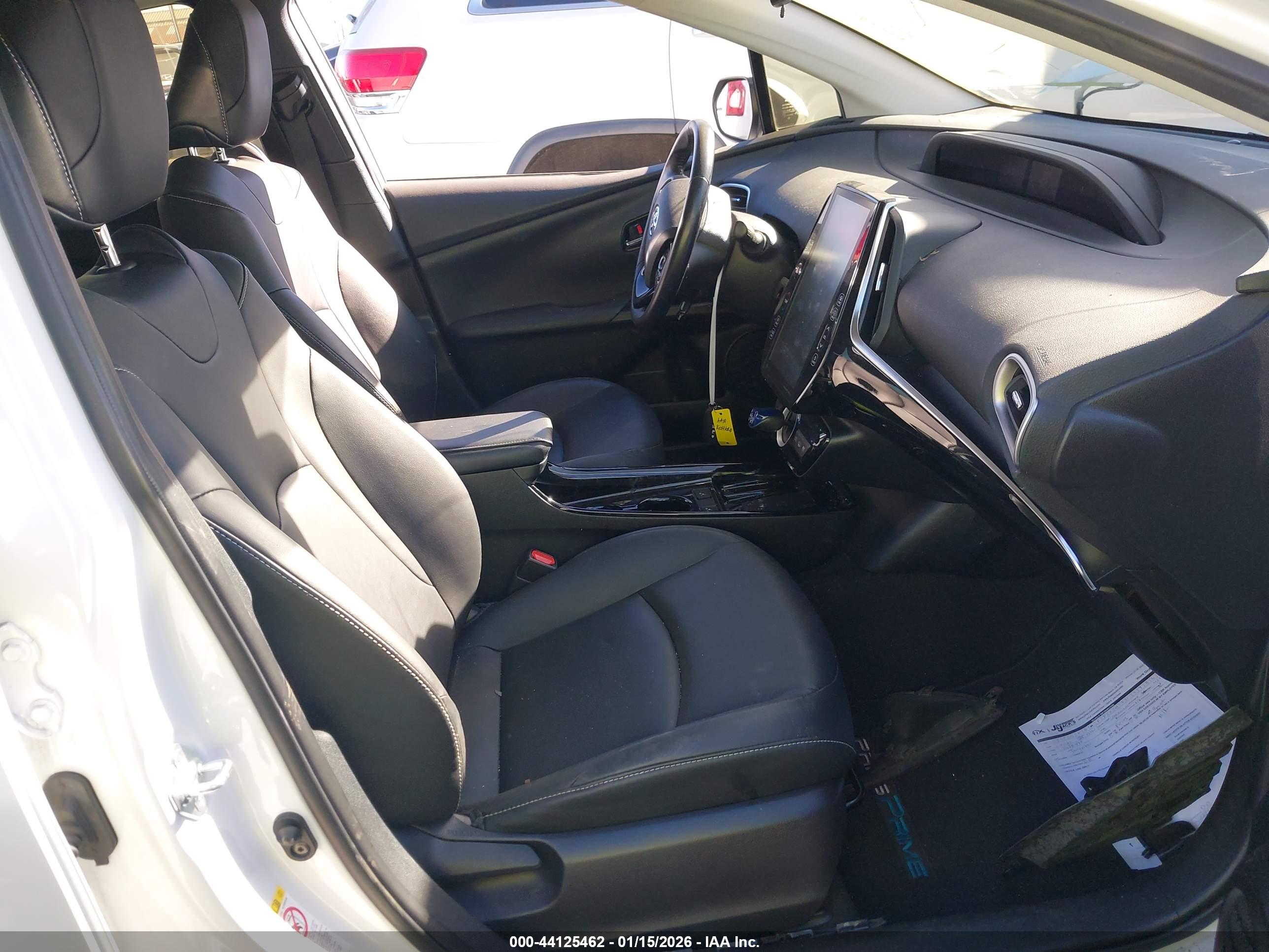 TOYOTA PRIUS image 5