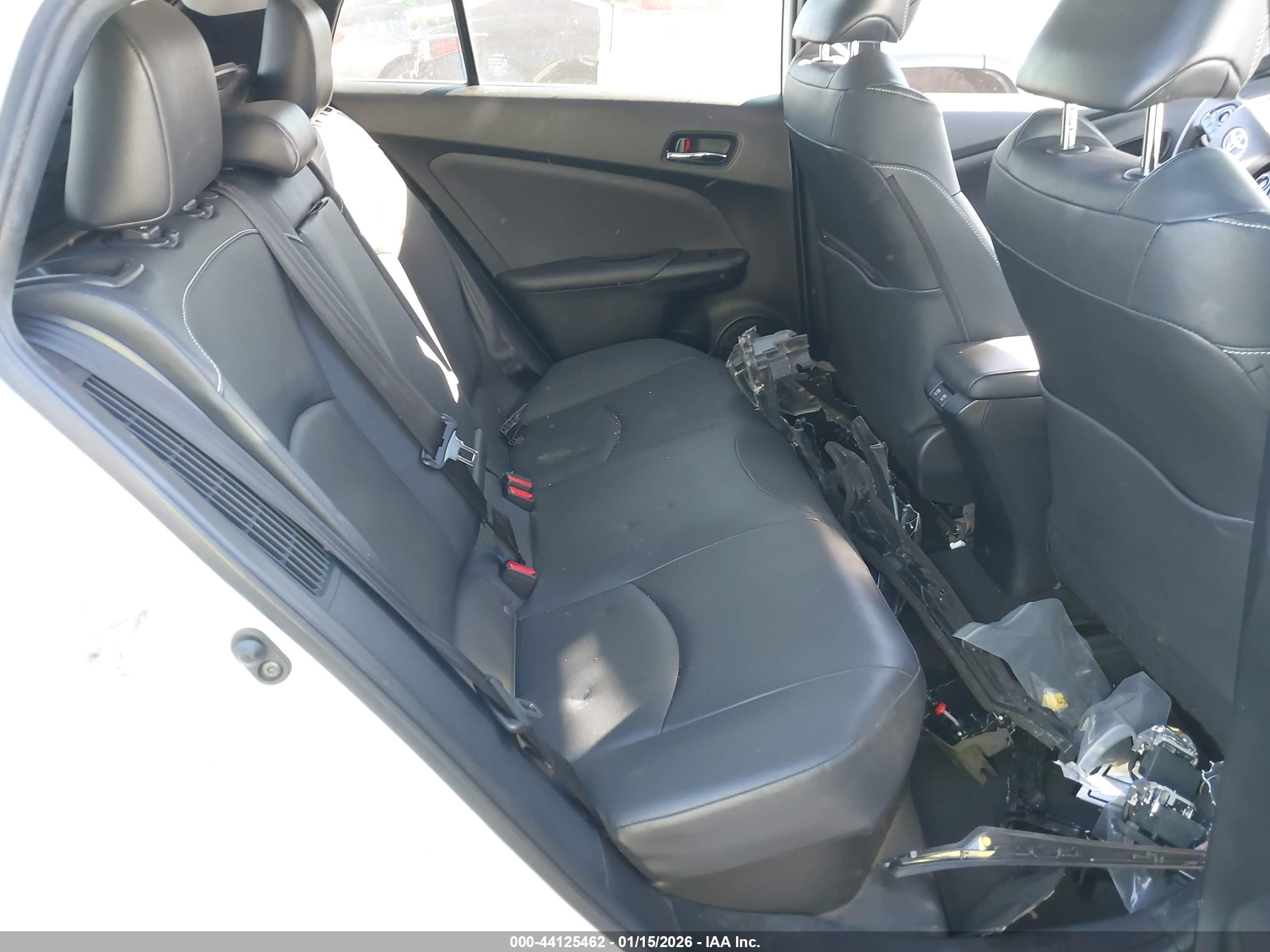 TOYOTA PRIUS image 8