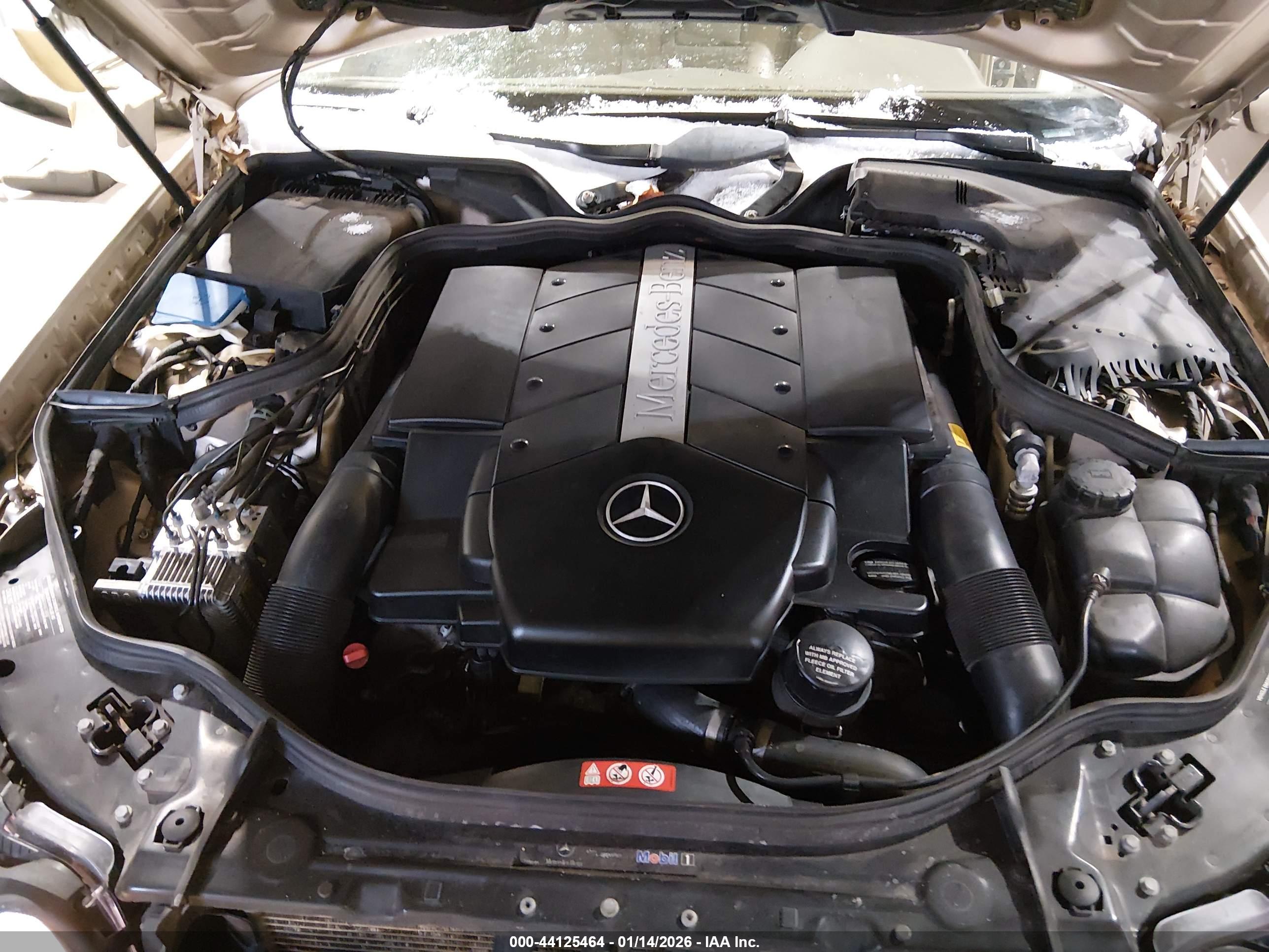 MERCEDES-BENZ E image 10