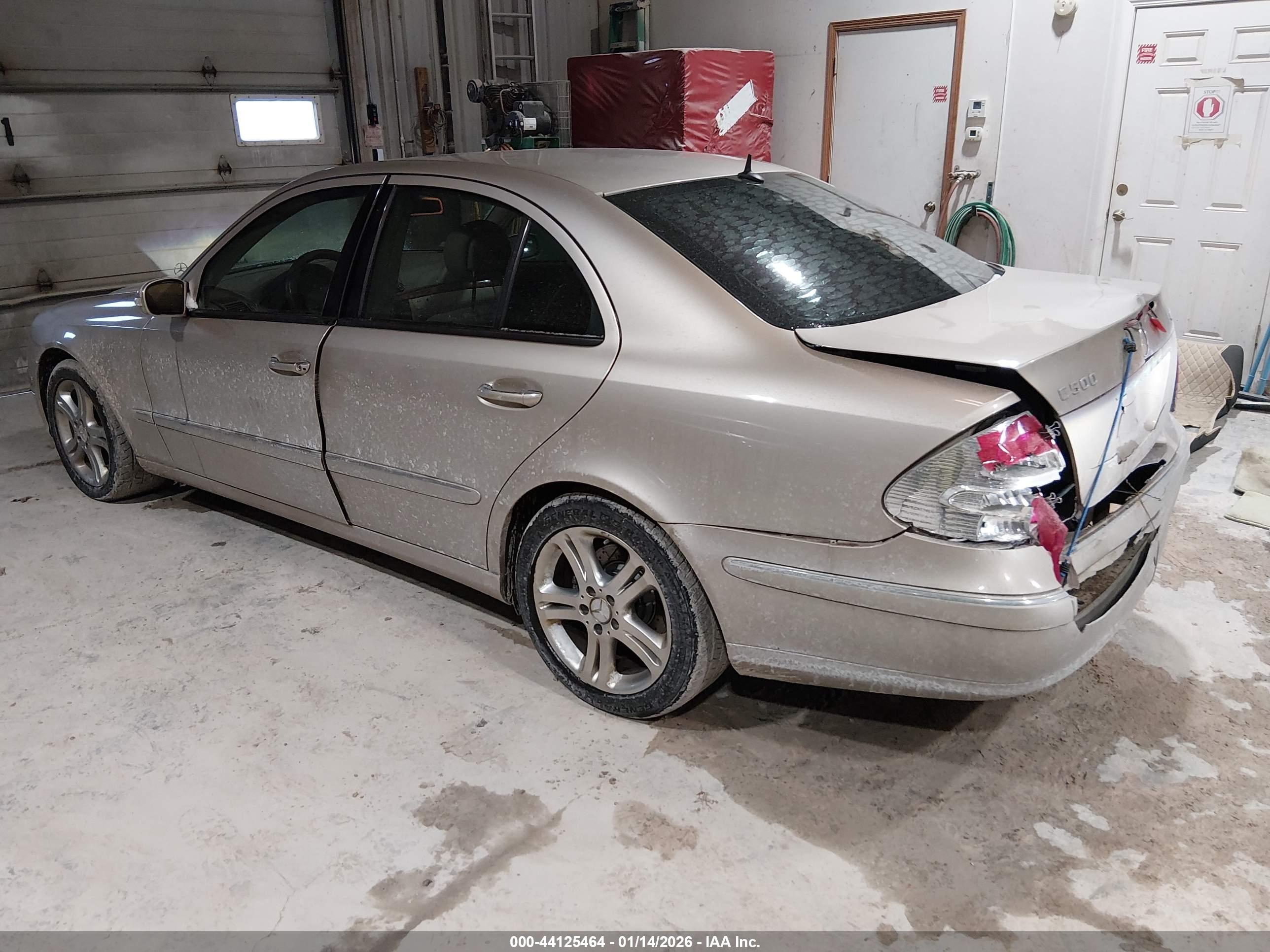 MERCEDES-BENZ E image 3
