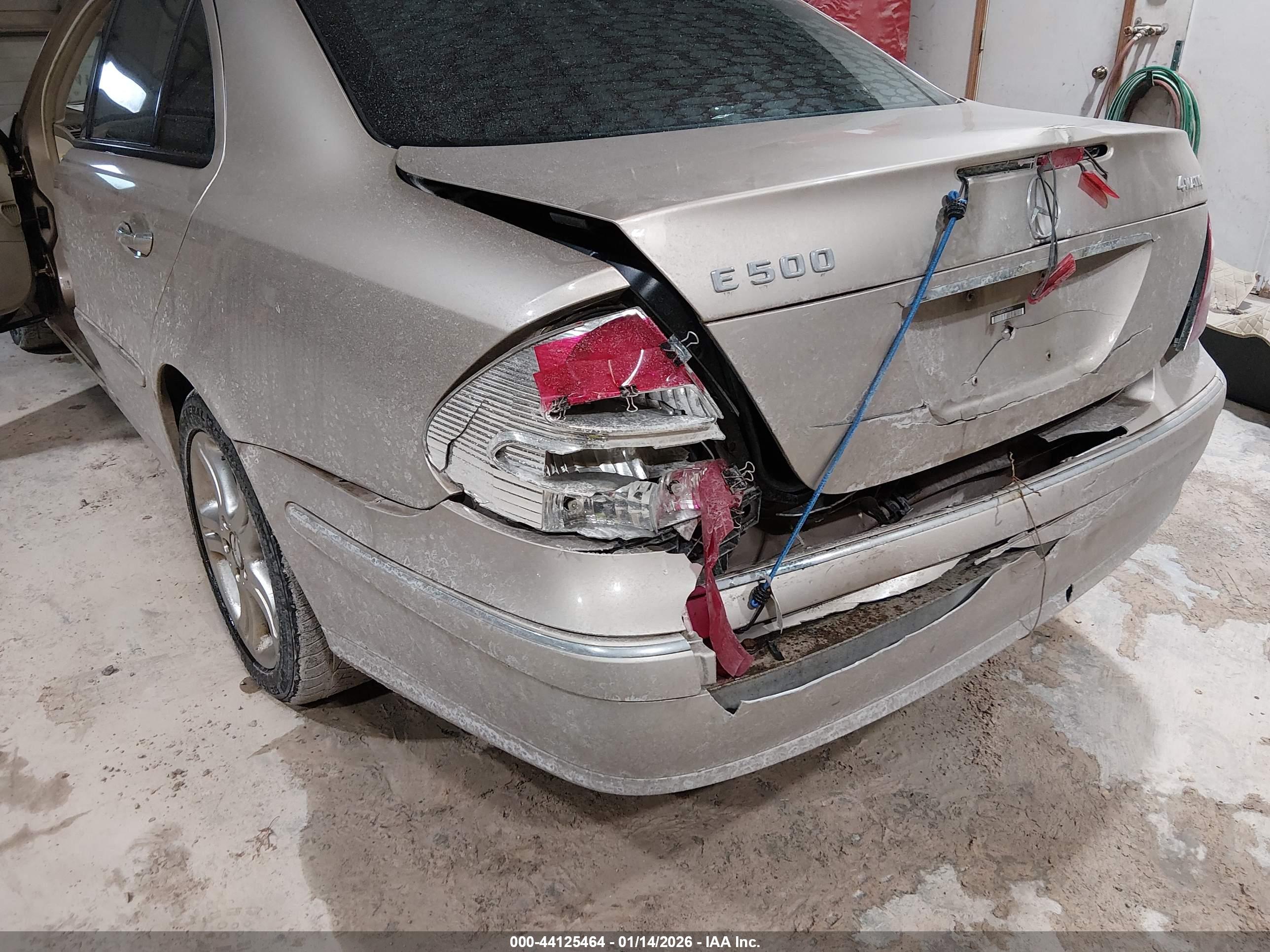 MERCEDES-BENZ E image 6
