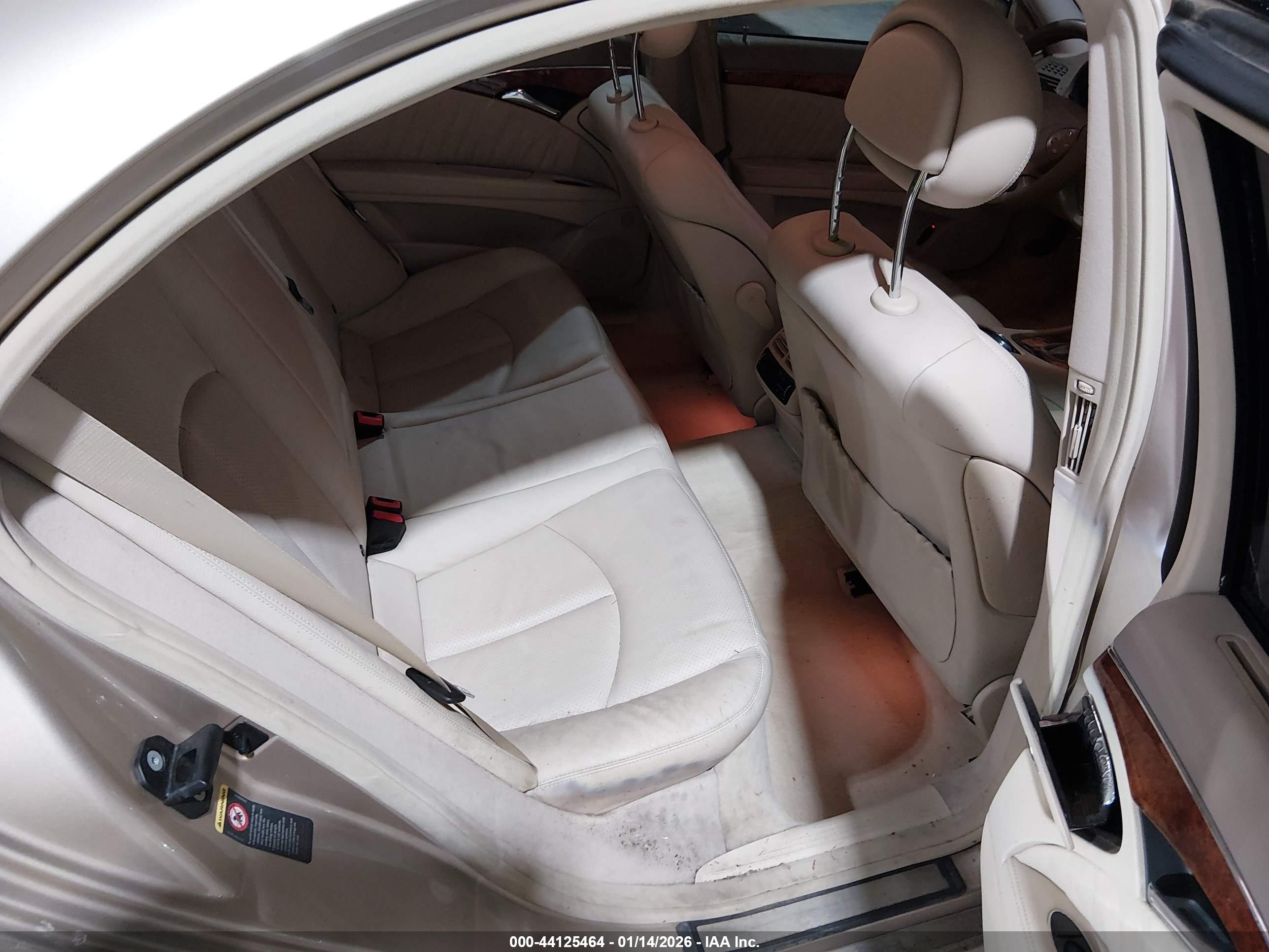 MERCEDES-BENZ E image 8