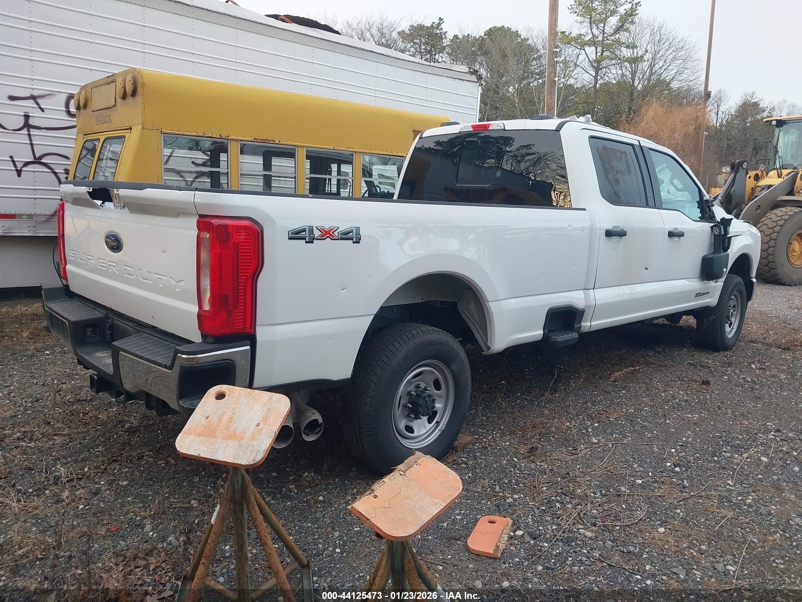 FORD F-350 image 4