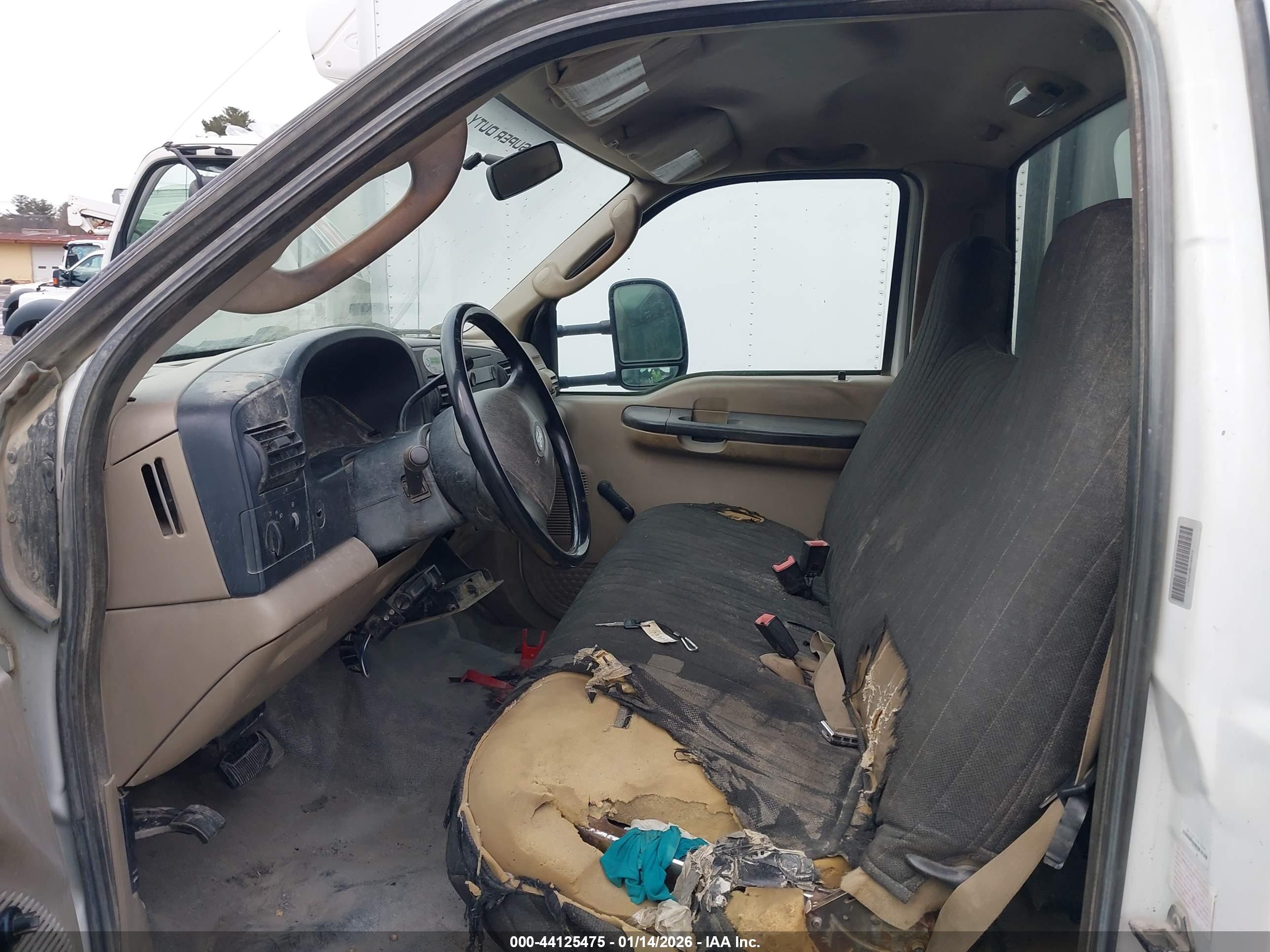 FORD F-450 image 8