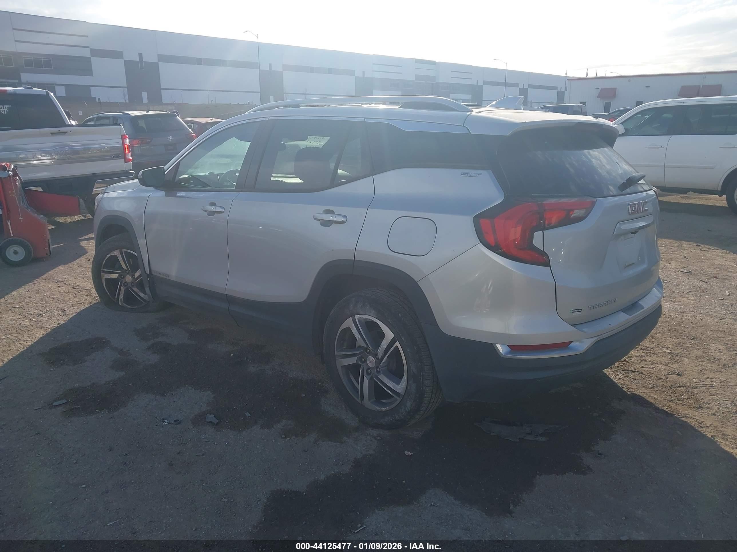 GMC TERRAIN image 3