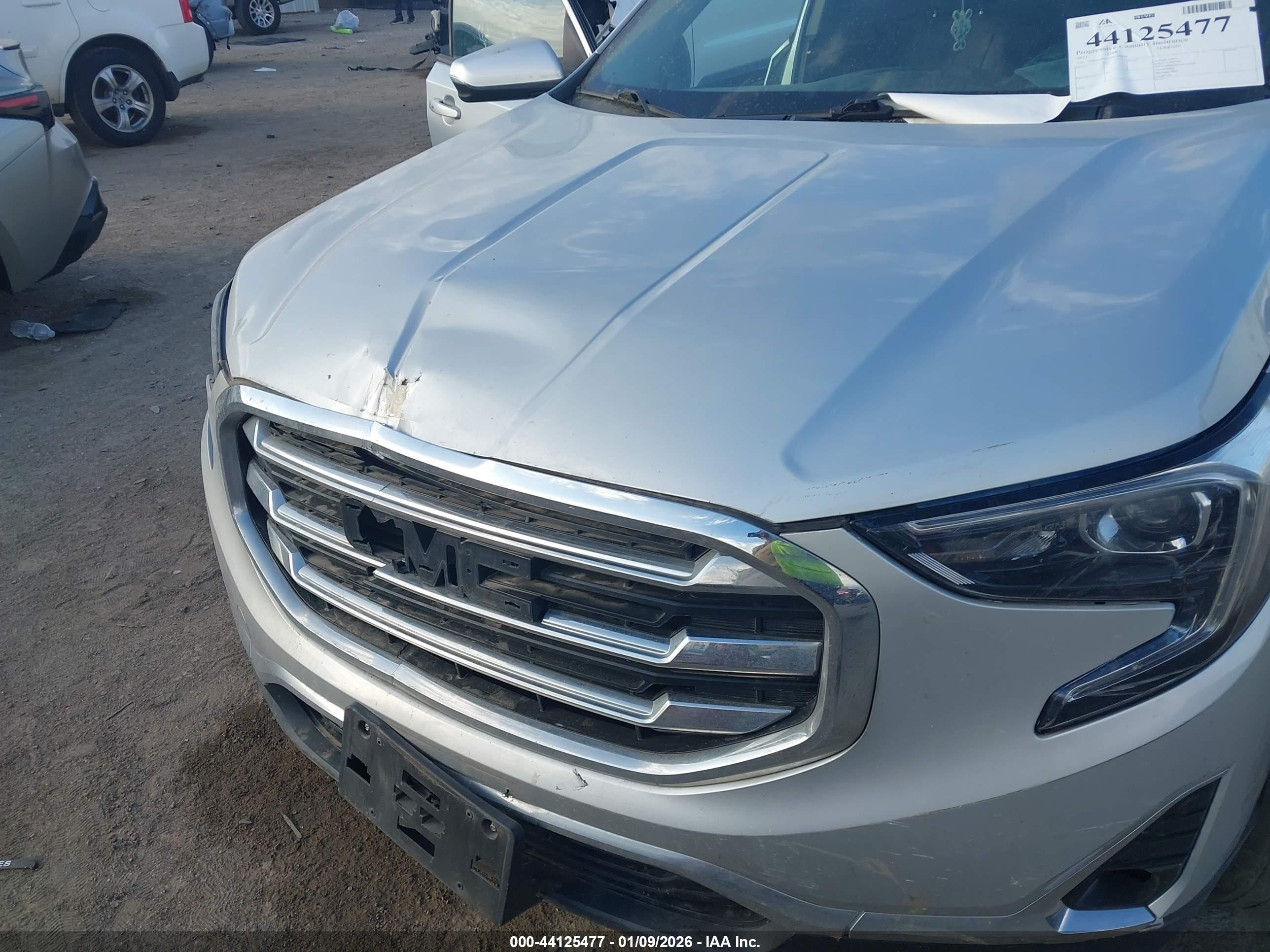 GMC TERRAIN image 6