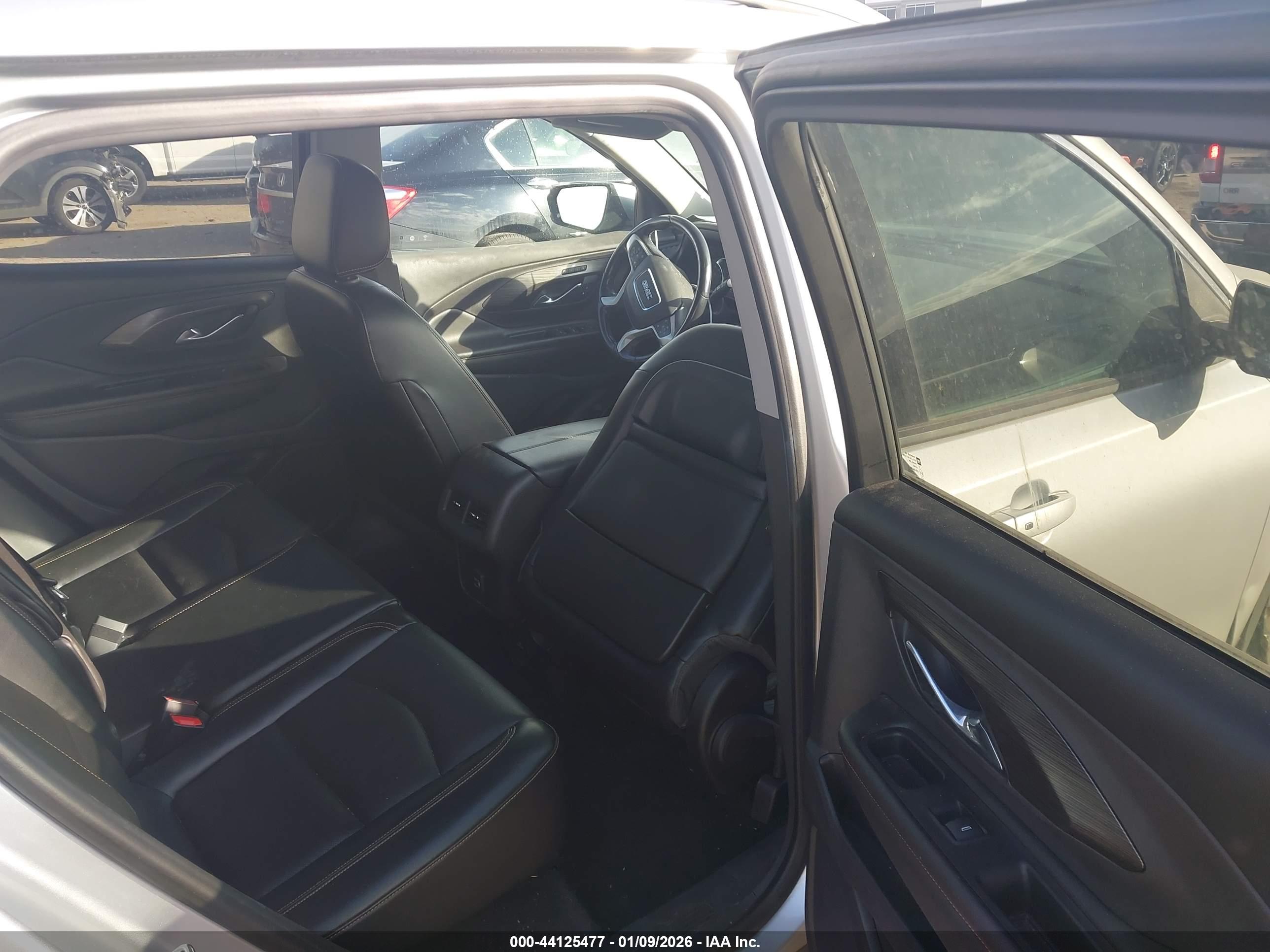 GMC TERRAIN image 8