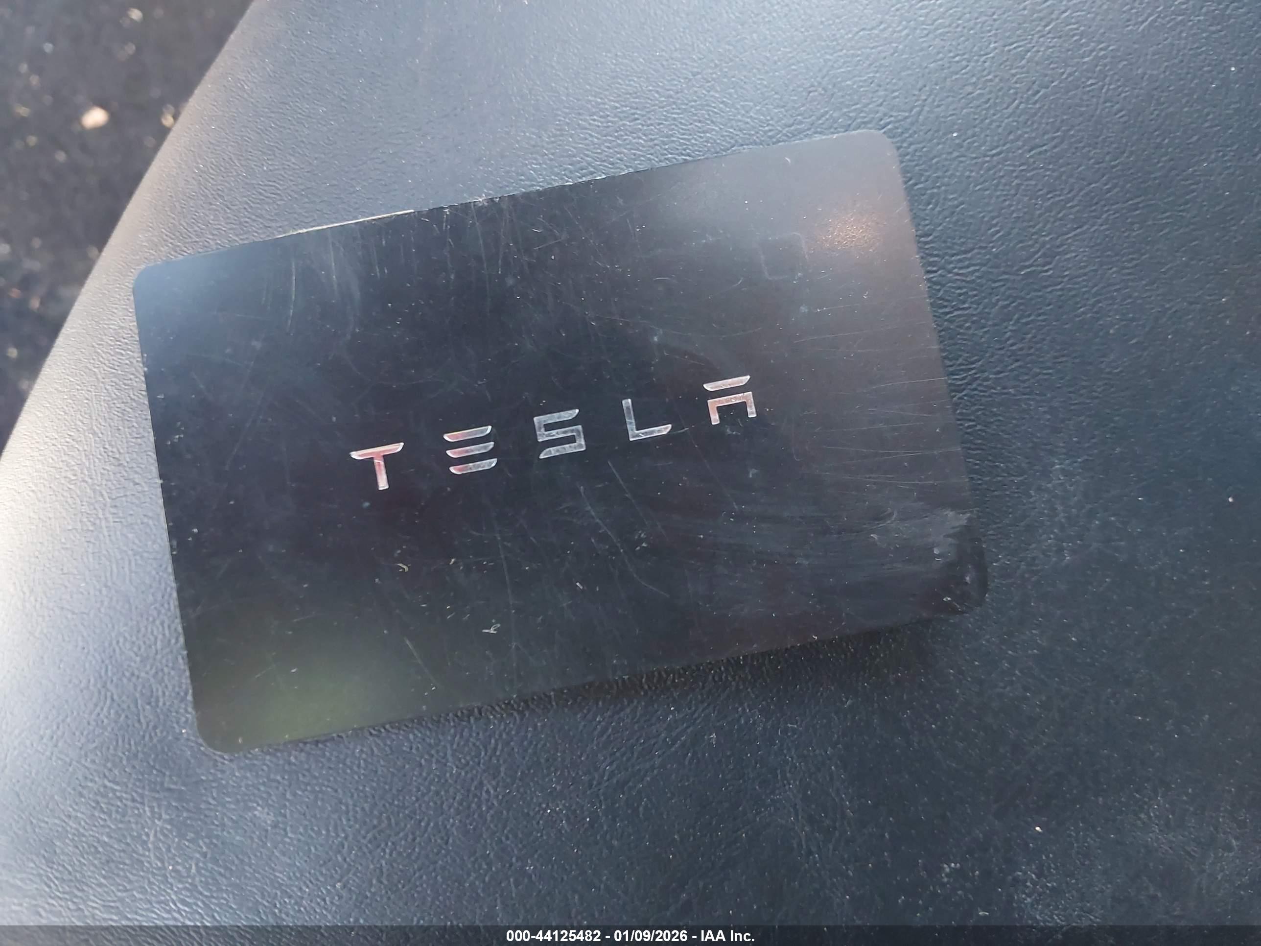 TESLA MODEL image 11