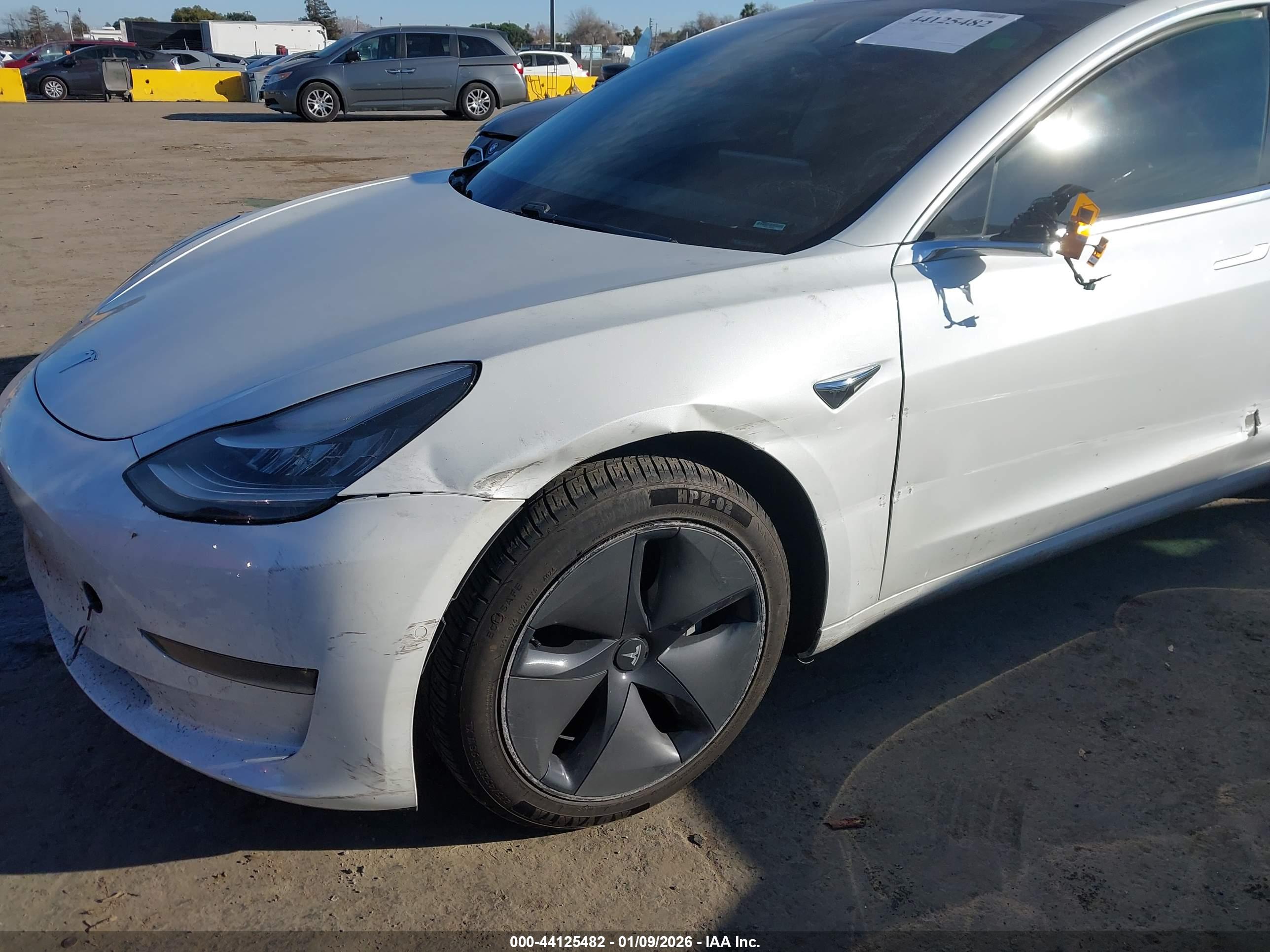 TESLA MODEL image 6