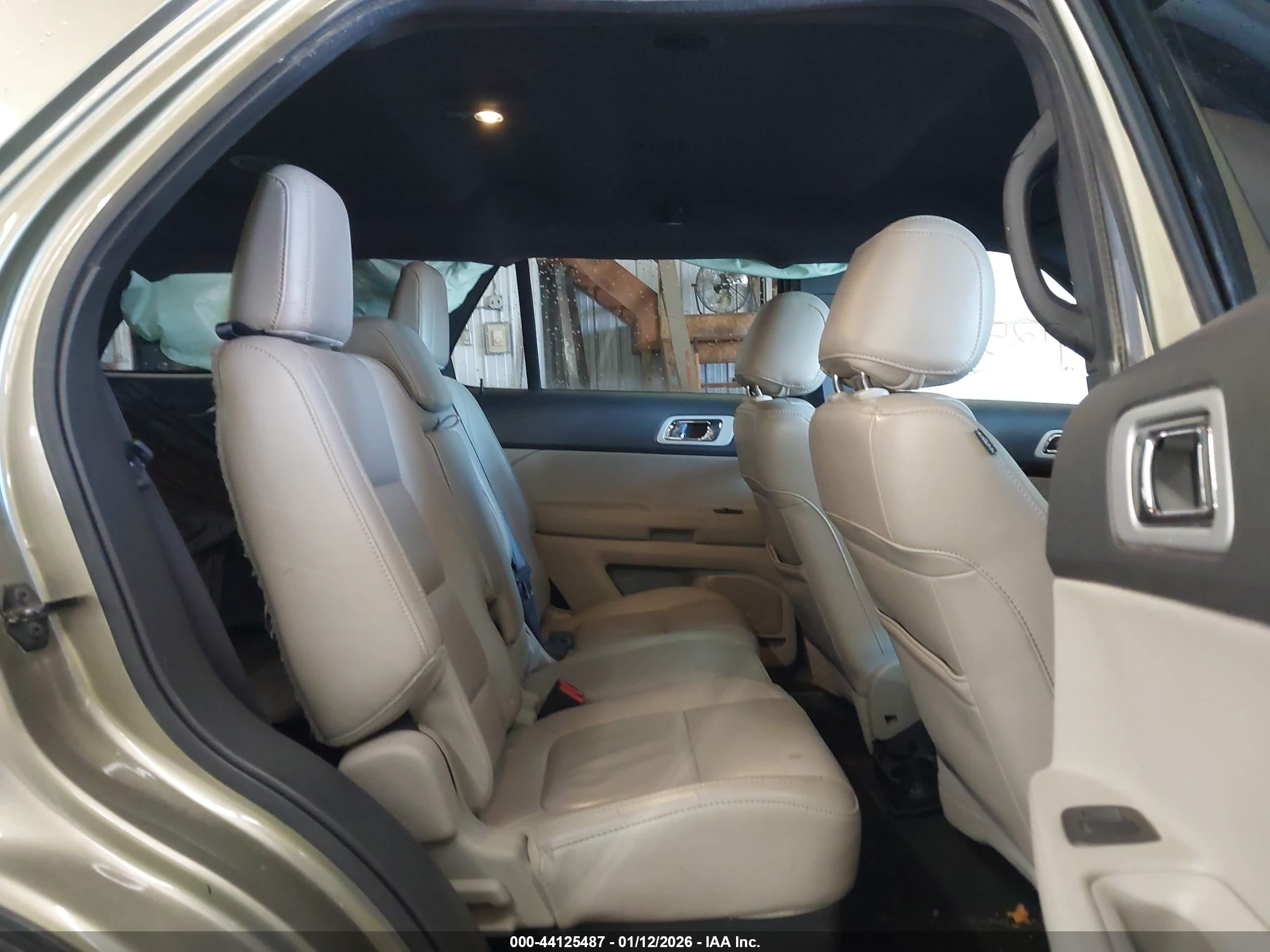 FORD EXPLORER image 8
