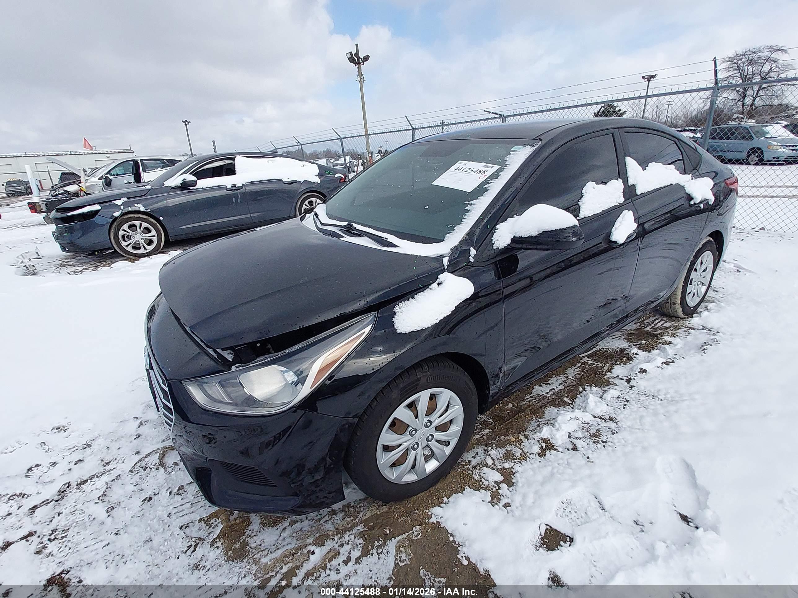 HYUNDAI ACCENT image 2