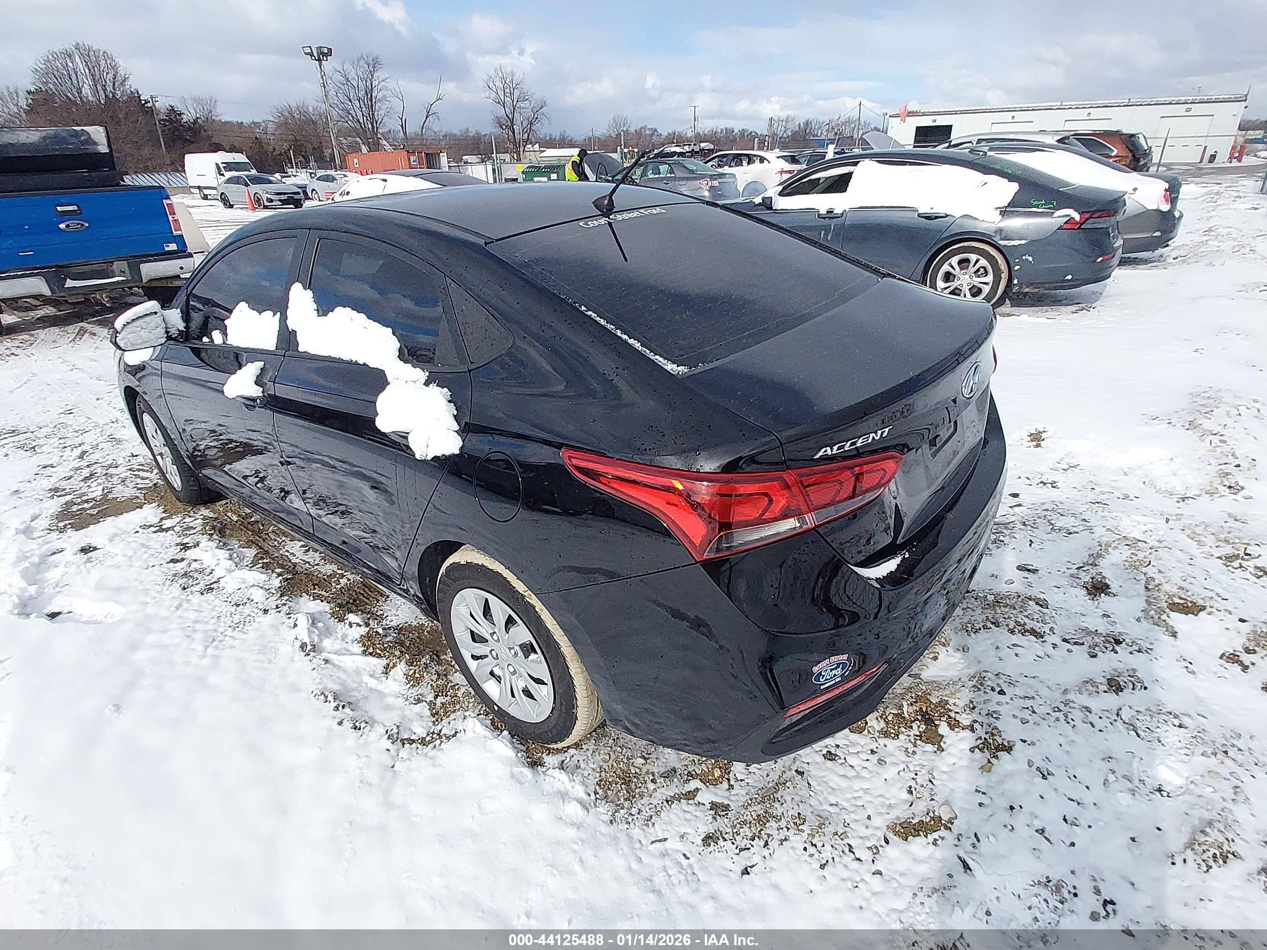 HYUNDAI ACCENT image 3