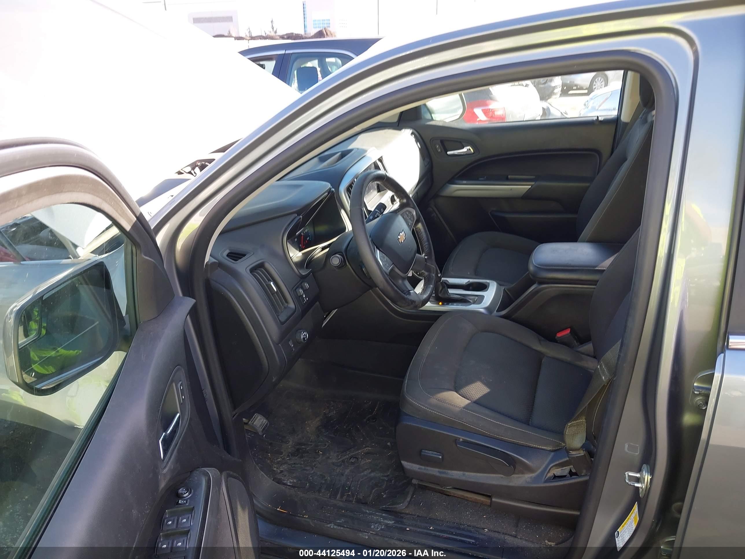 CHEVROLET COLORADO image 5