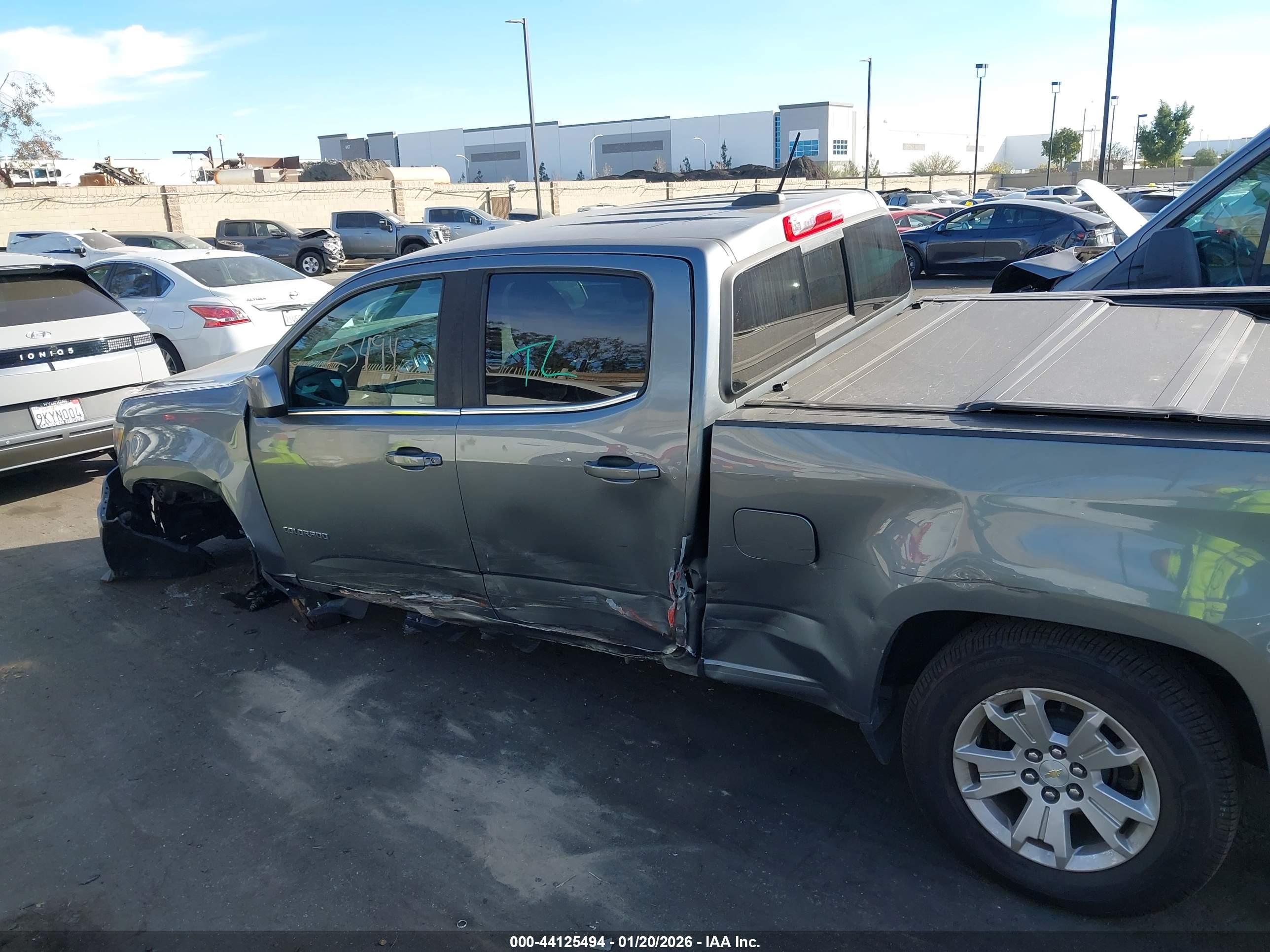 CHEVROLET COLORADO image 6