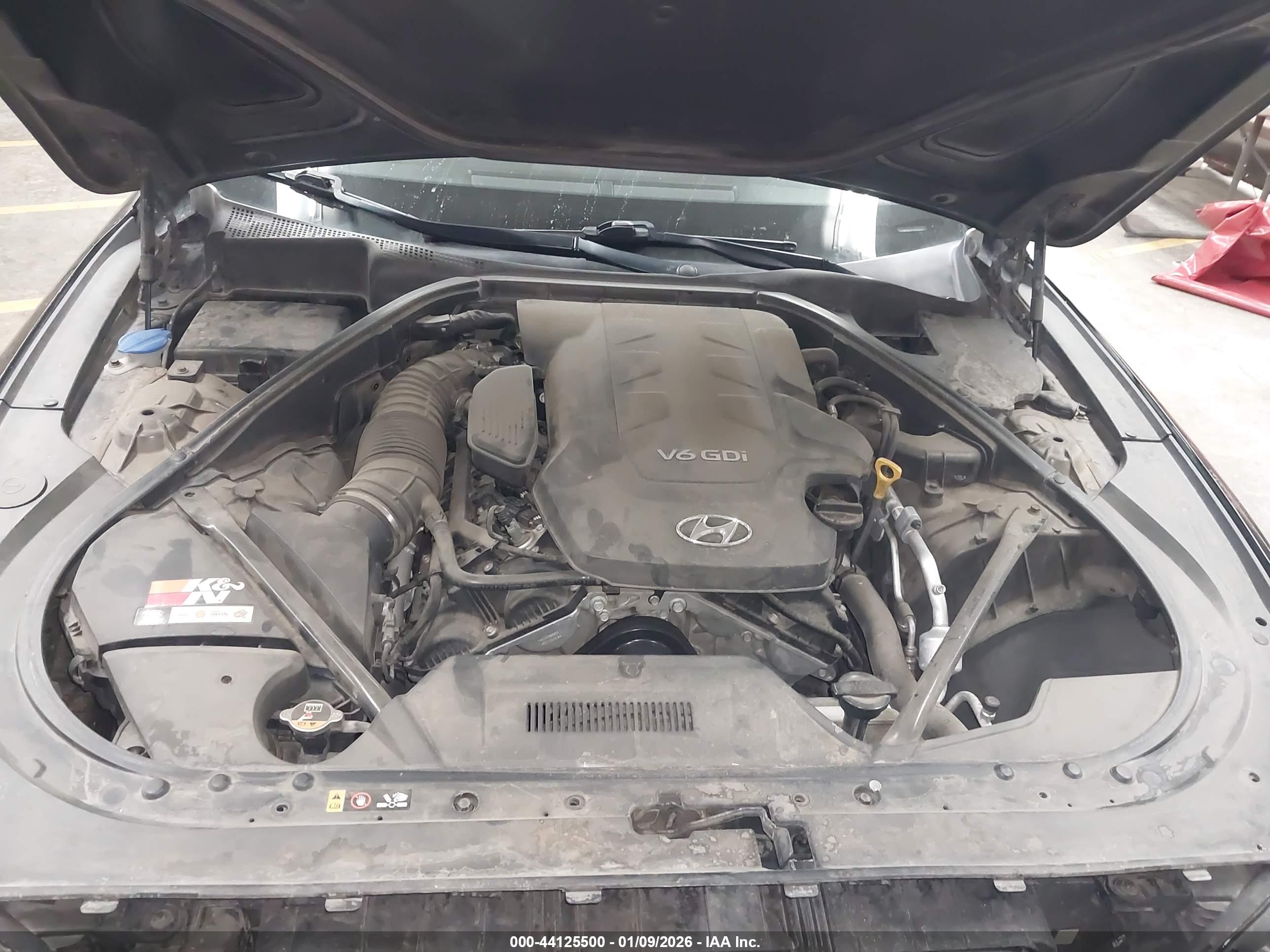 HYUNDAI GENESIS image 10
