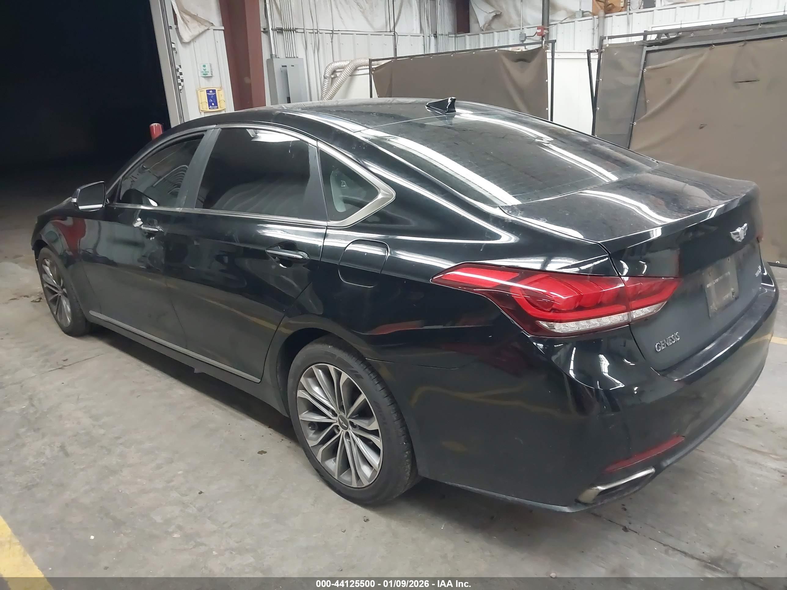 HYUNDAI GENESIS image 3
