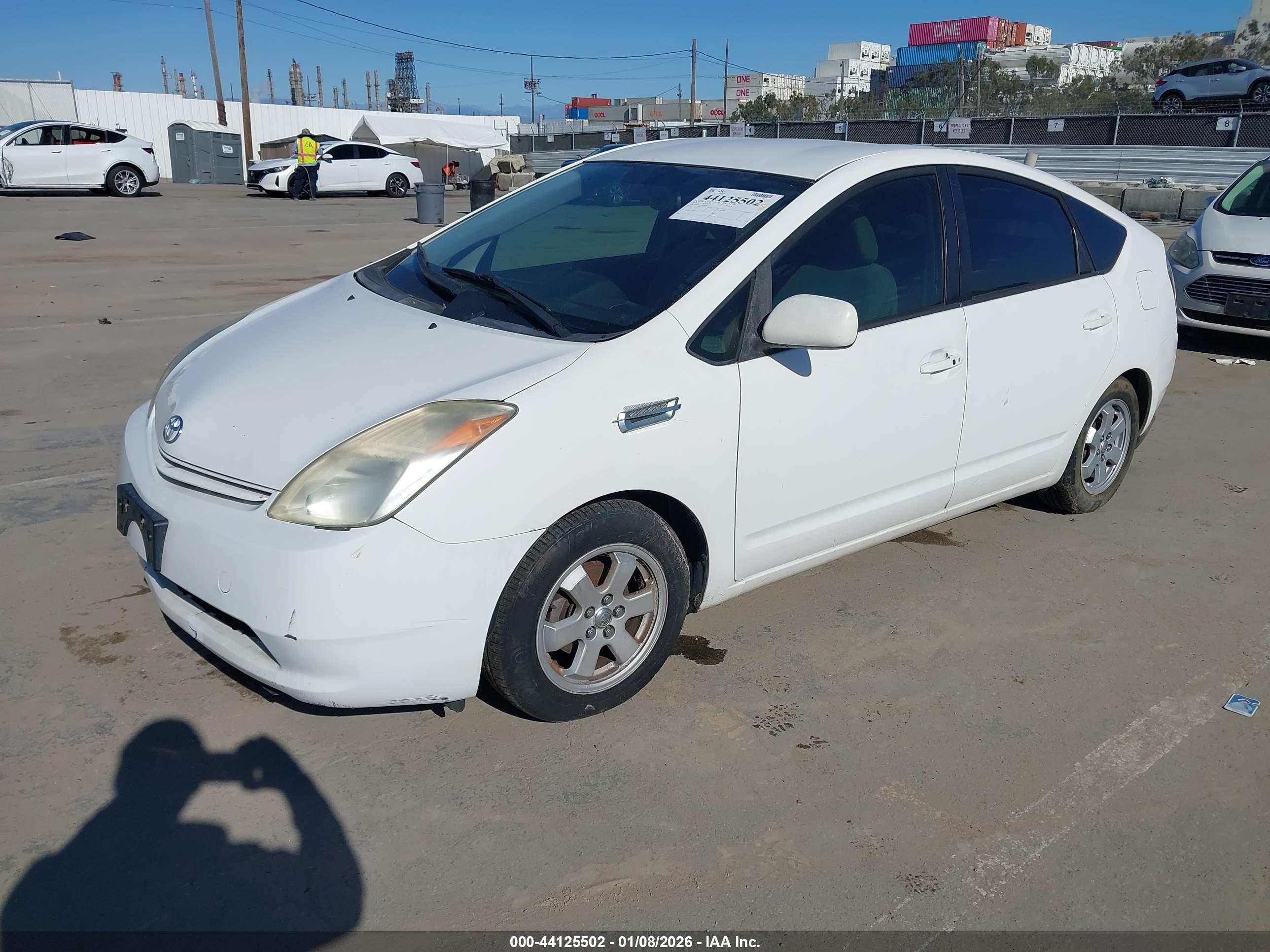 TOYOTA PRIUS image 2