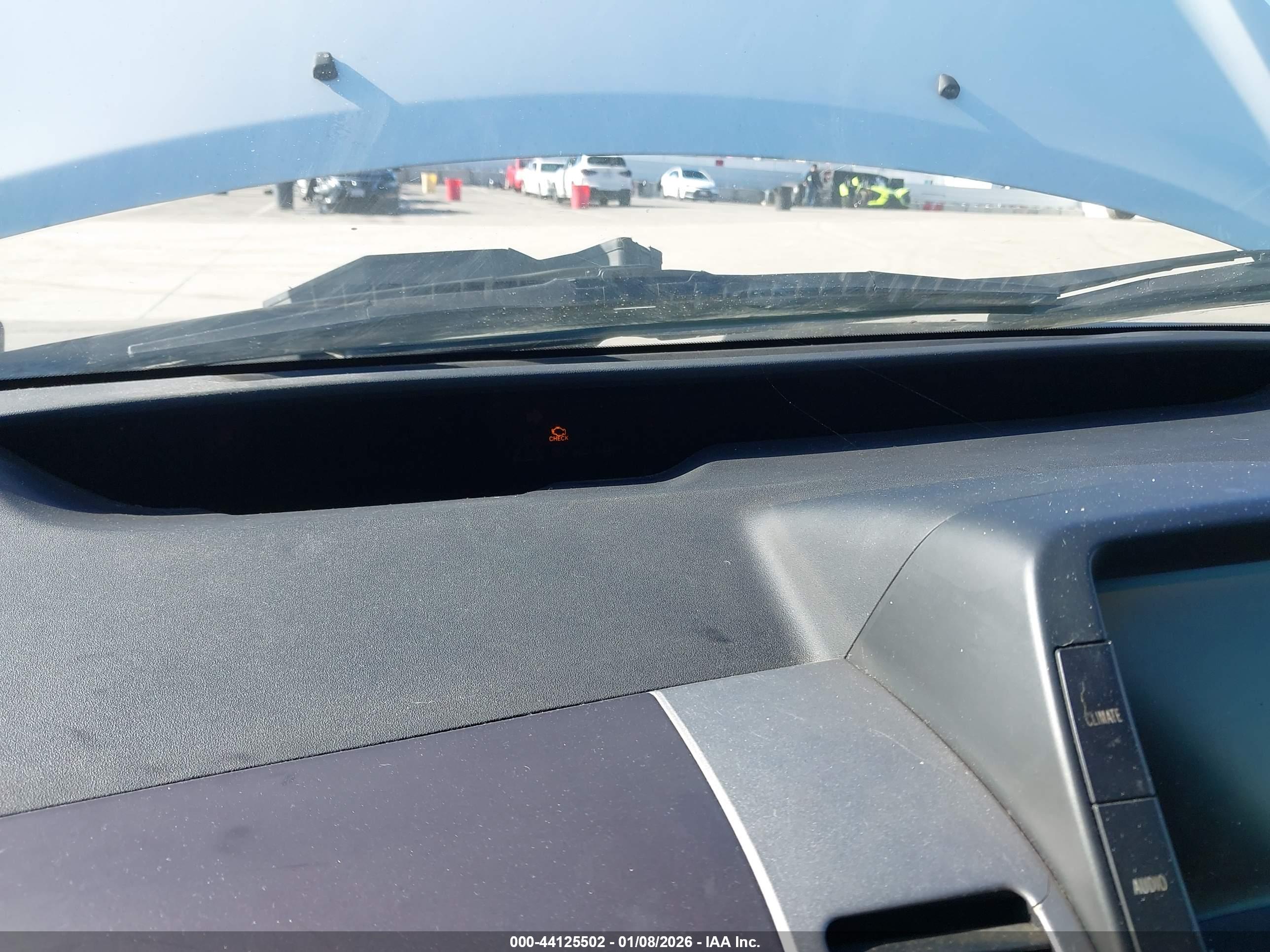 TOYOTA PRIUS image 7