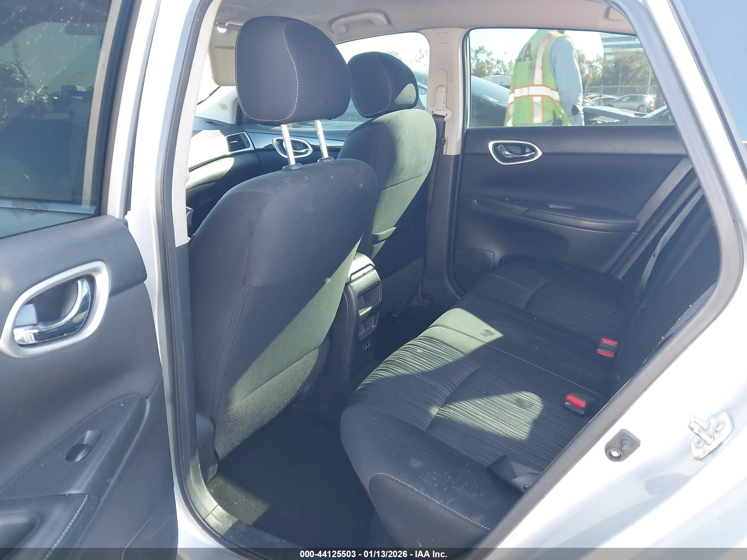 NISSAN SENTRA image 8