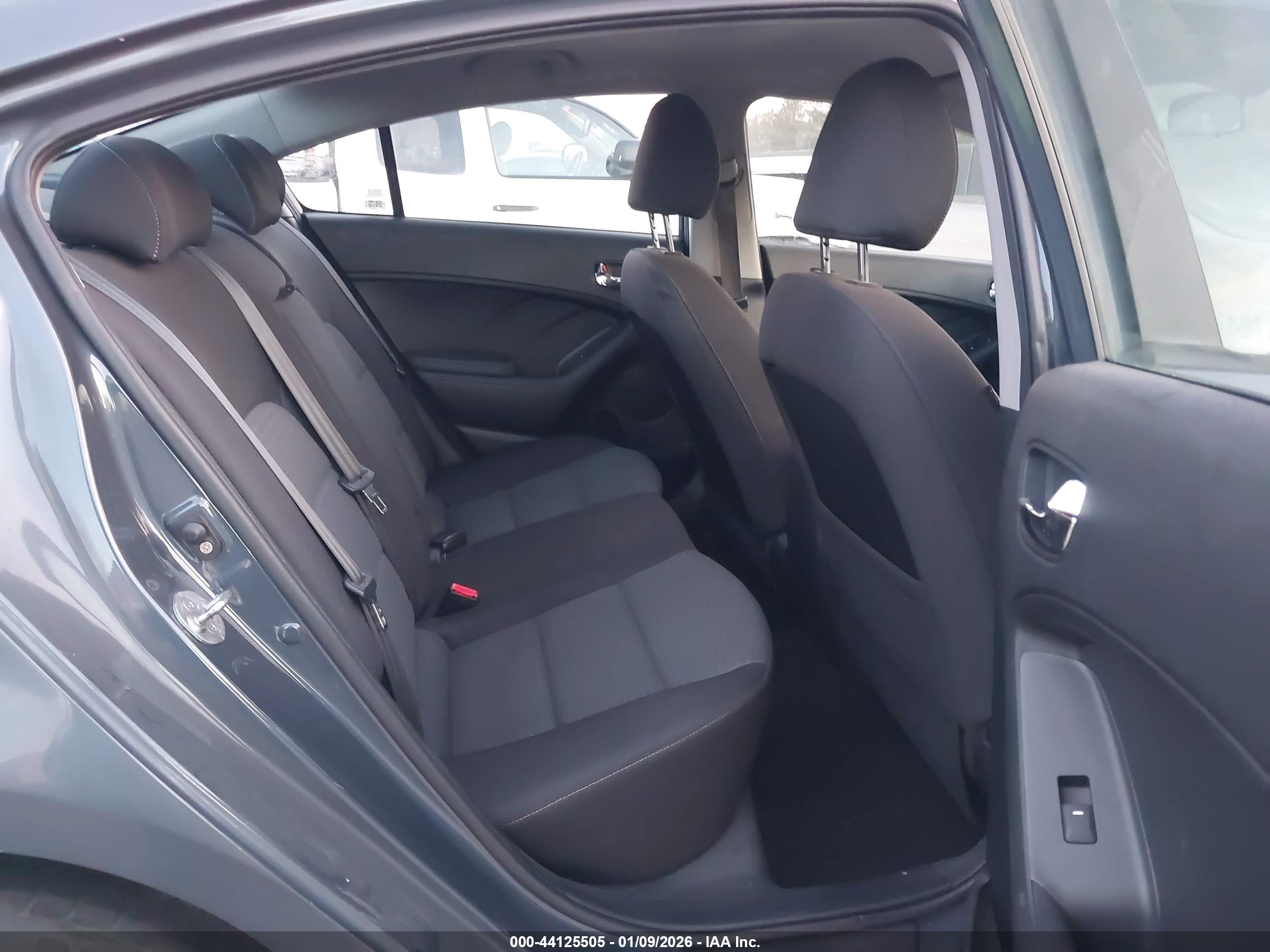KIA FORTE image 8