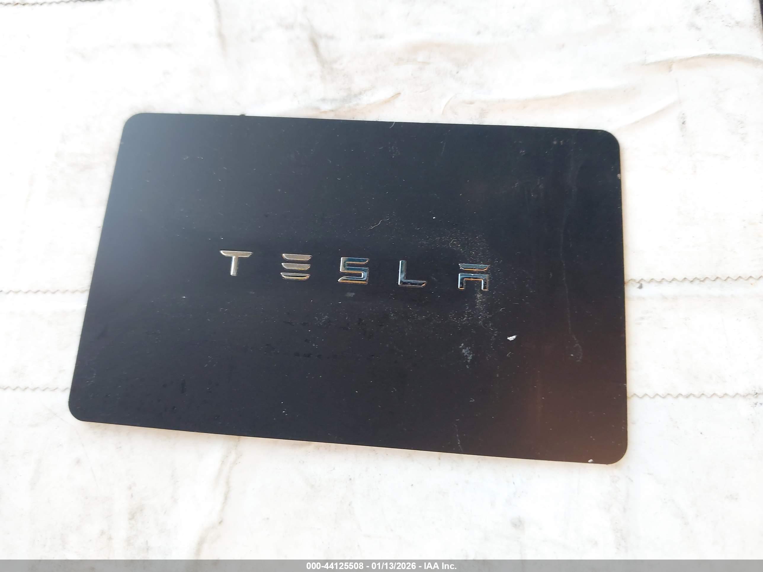 TESLA MODEL image 11