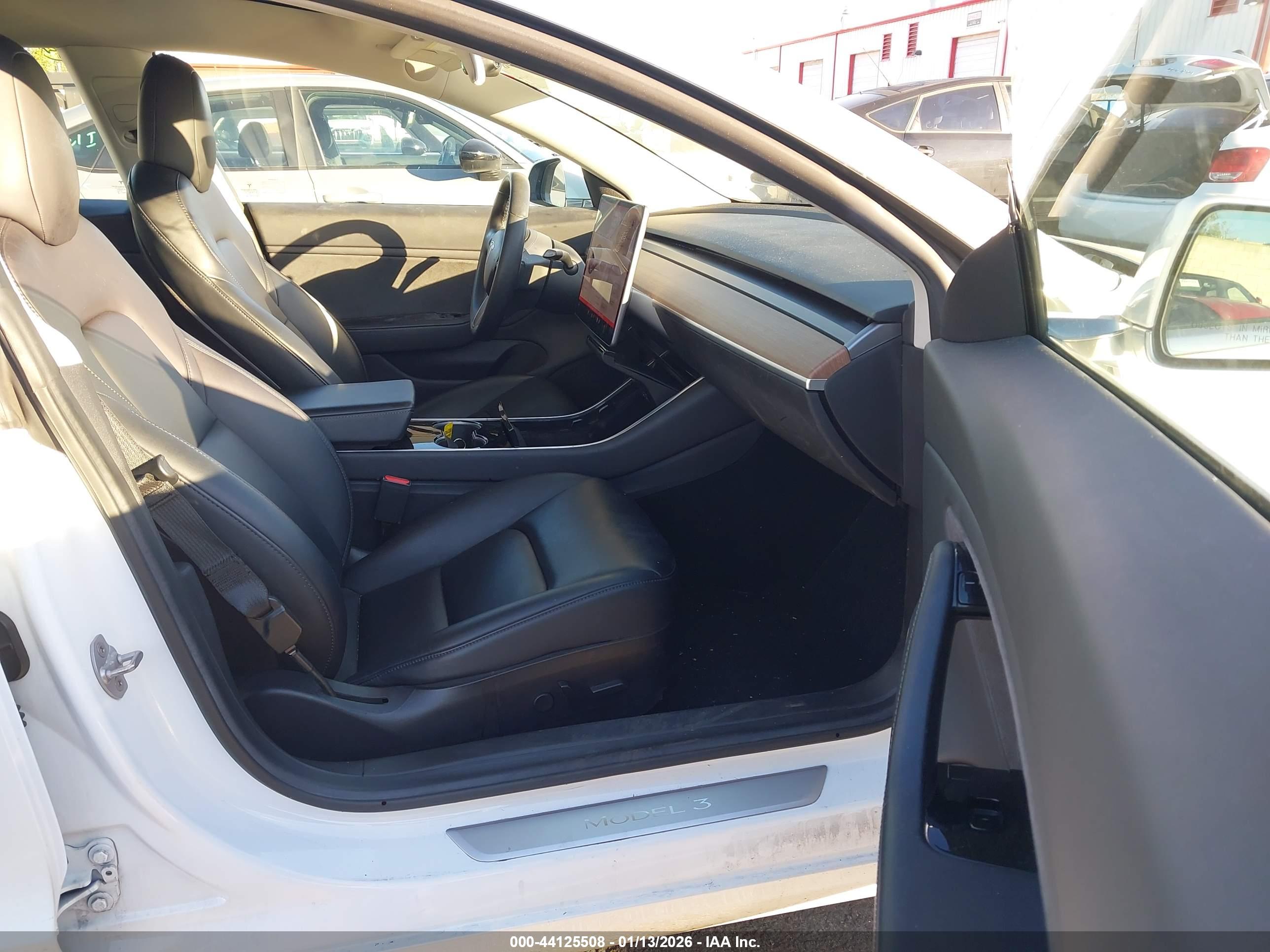 TESLA MODEL image 5