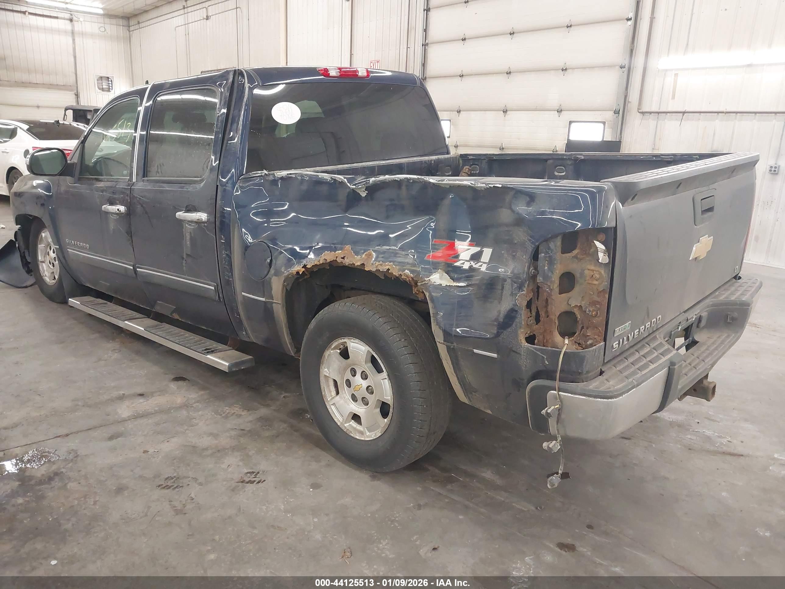 CHEVROLET SILVERADO image 3
