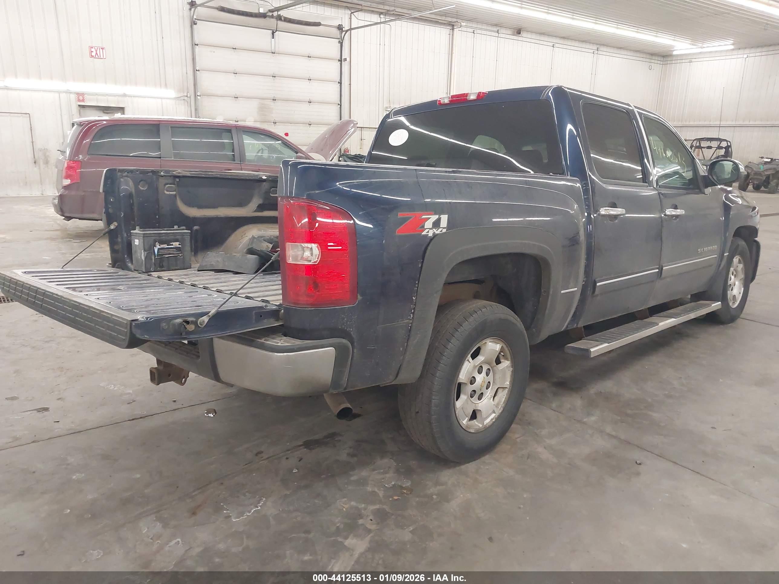 CHEVROLET SILVERADO image 4