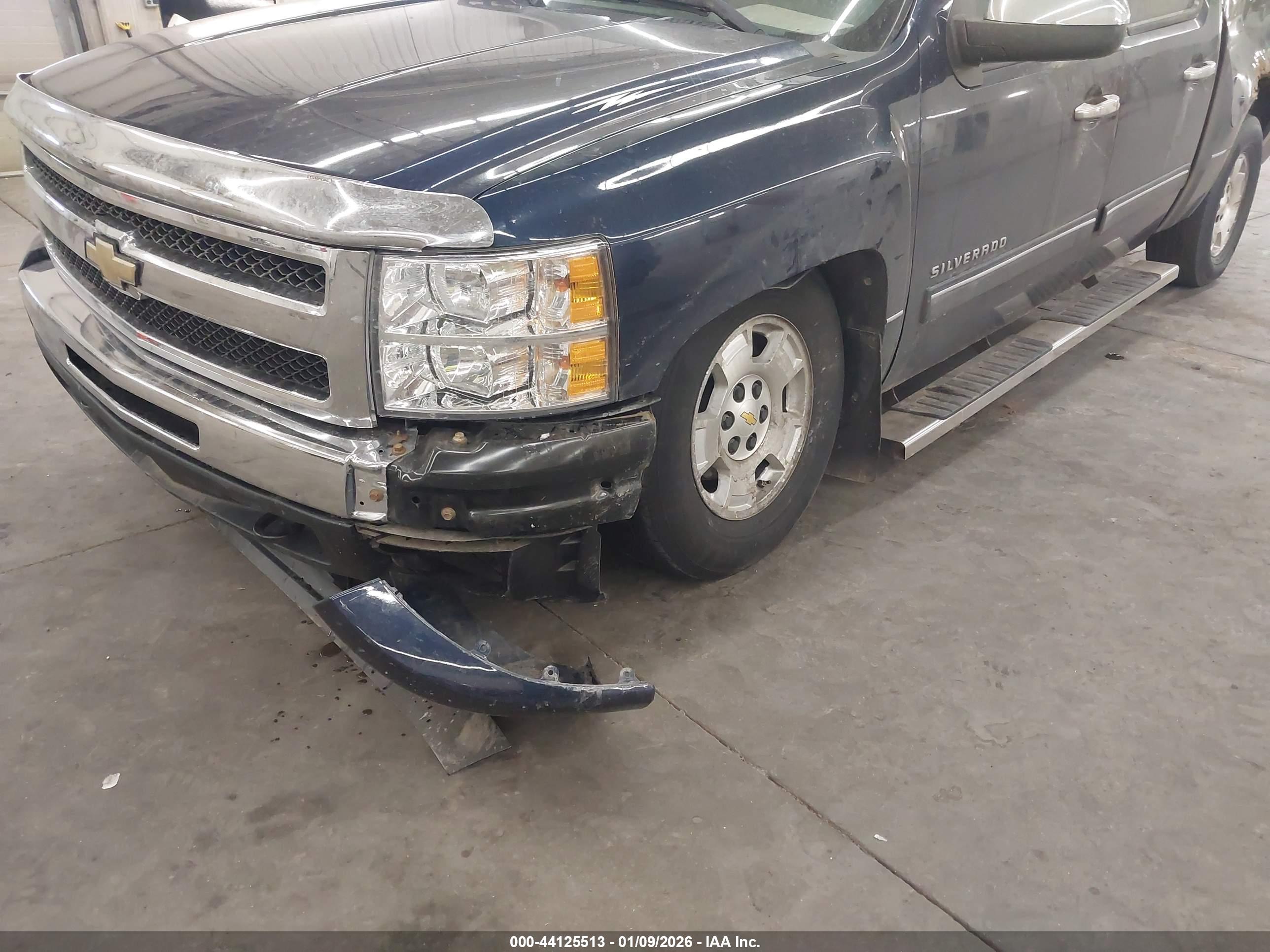 CHEVROLET SILVERADO image 6
