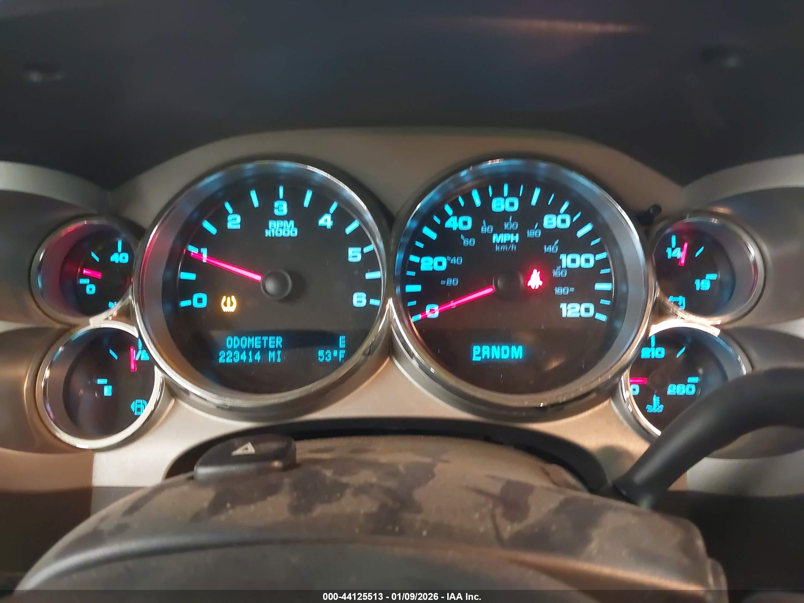 CHEVROLET SILVERADO image 7