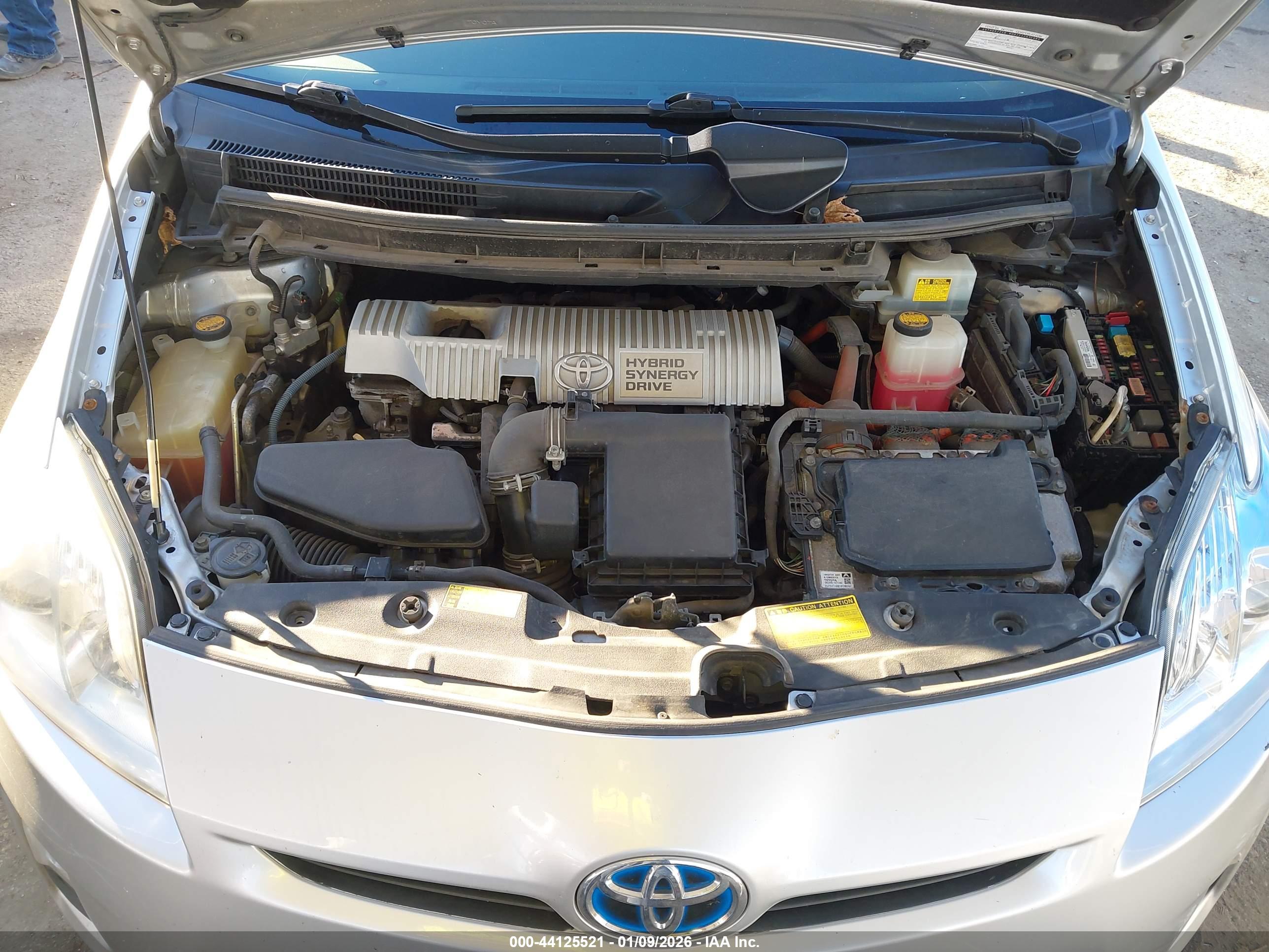 TOYOTA PRIUS image 10