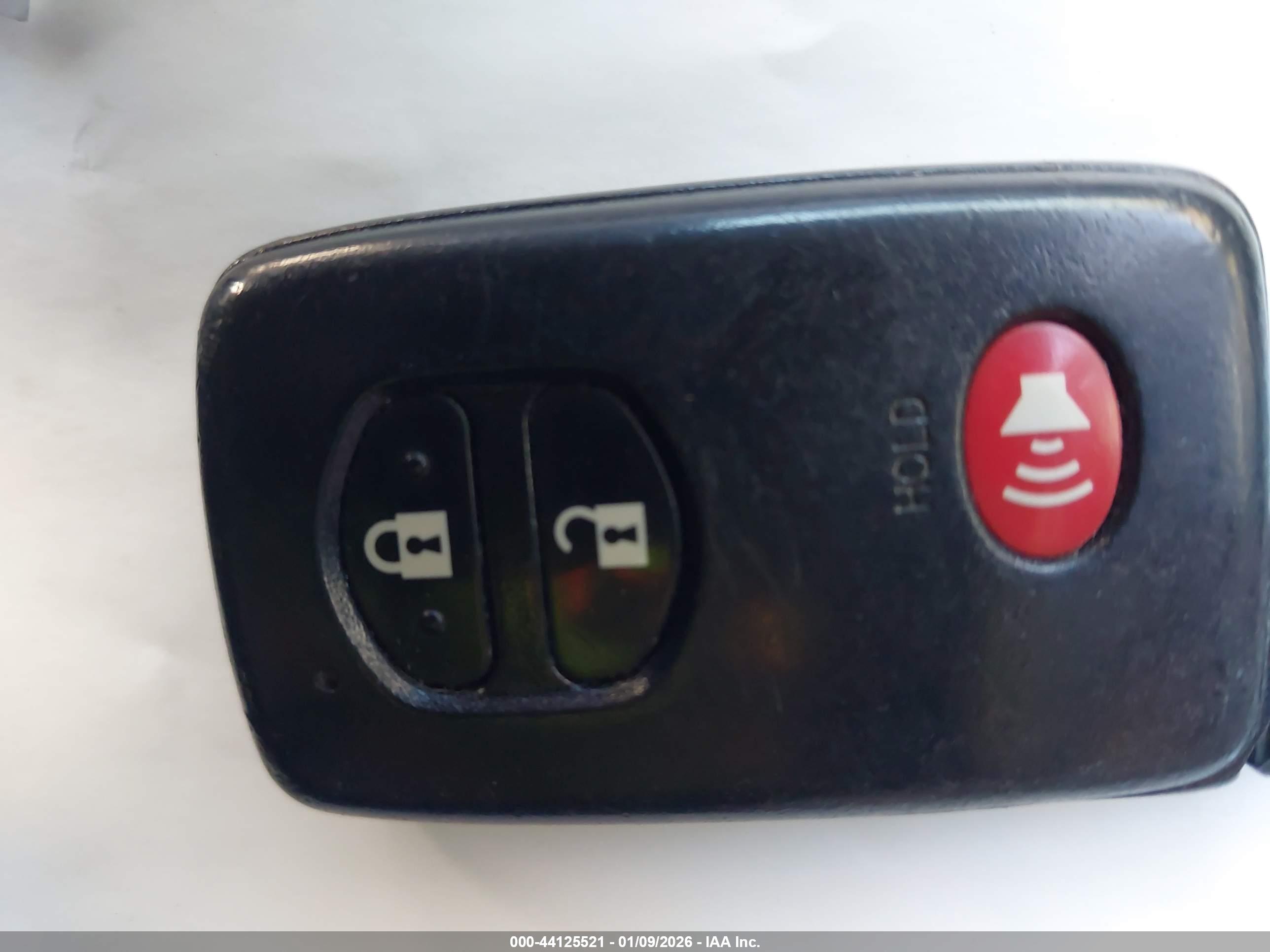TOYOTA PRIUS image 11