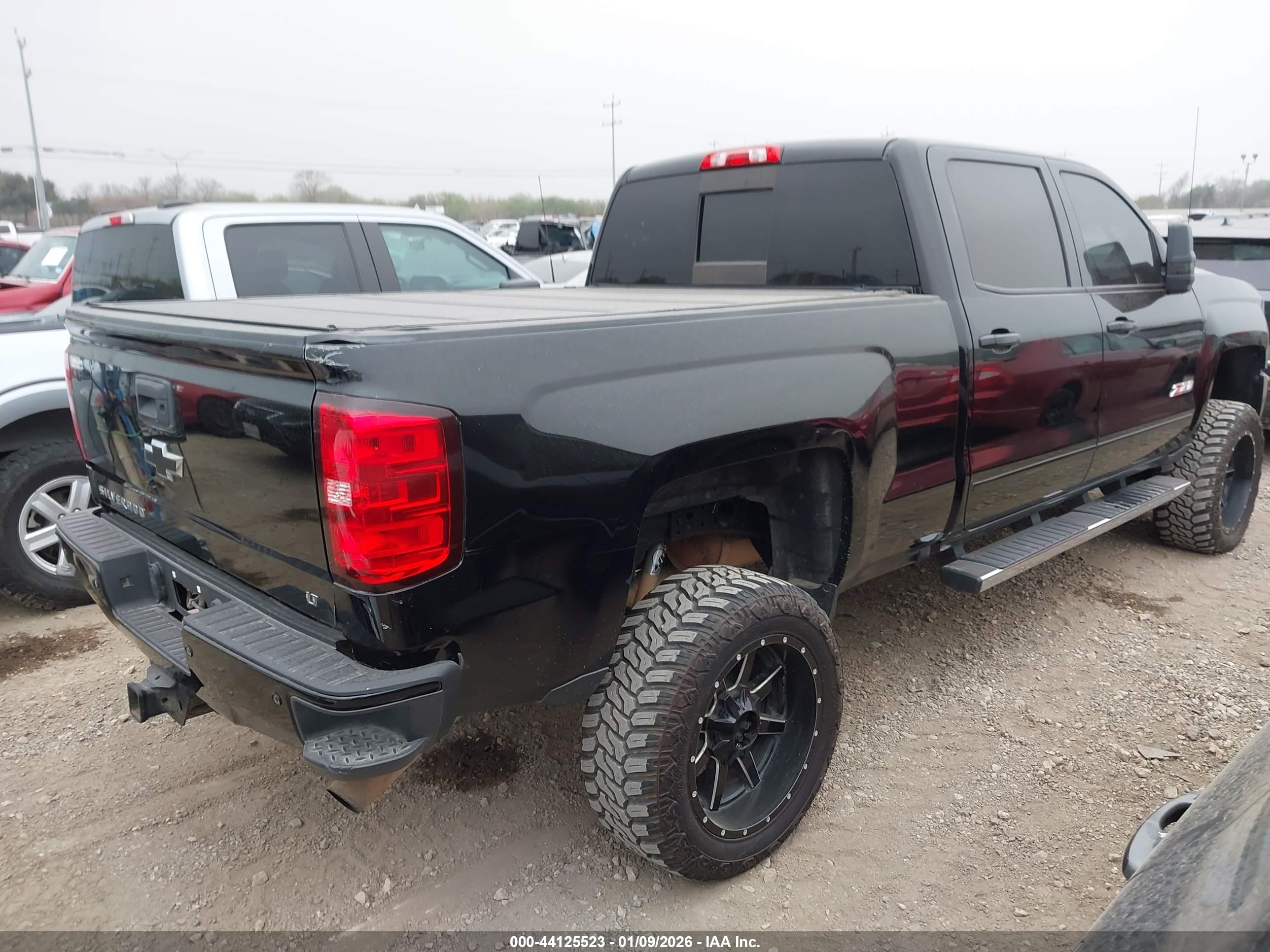 CHEVROLET SILVERADO image 4