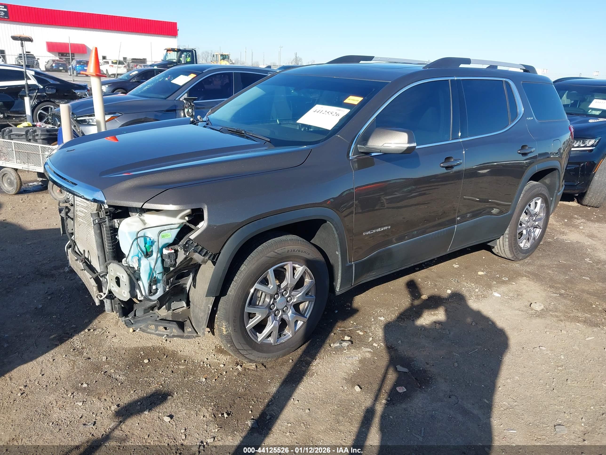 GMC ACADIA image 2