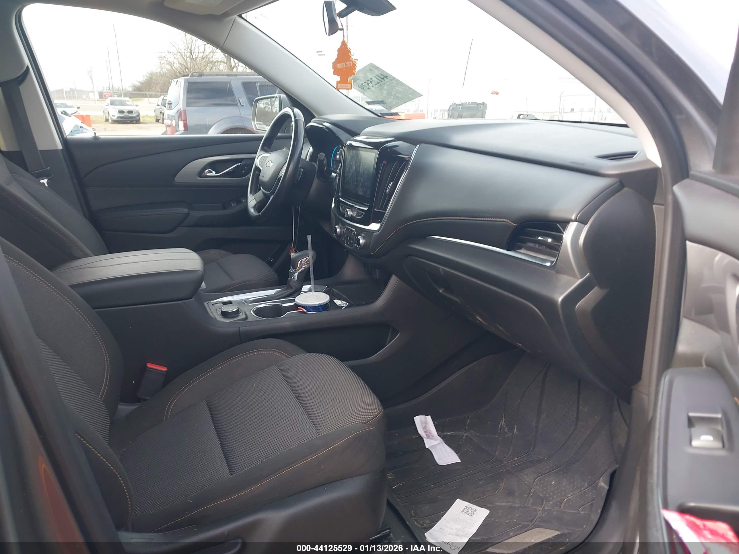 CHEVROLET TRAVERSE image 5