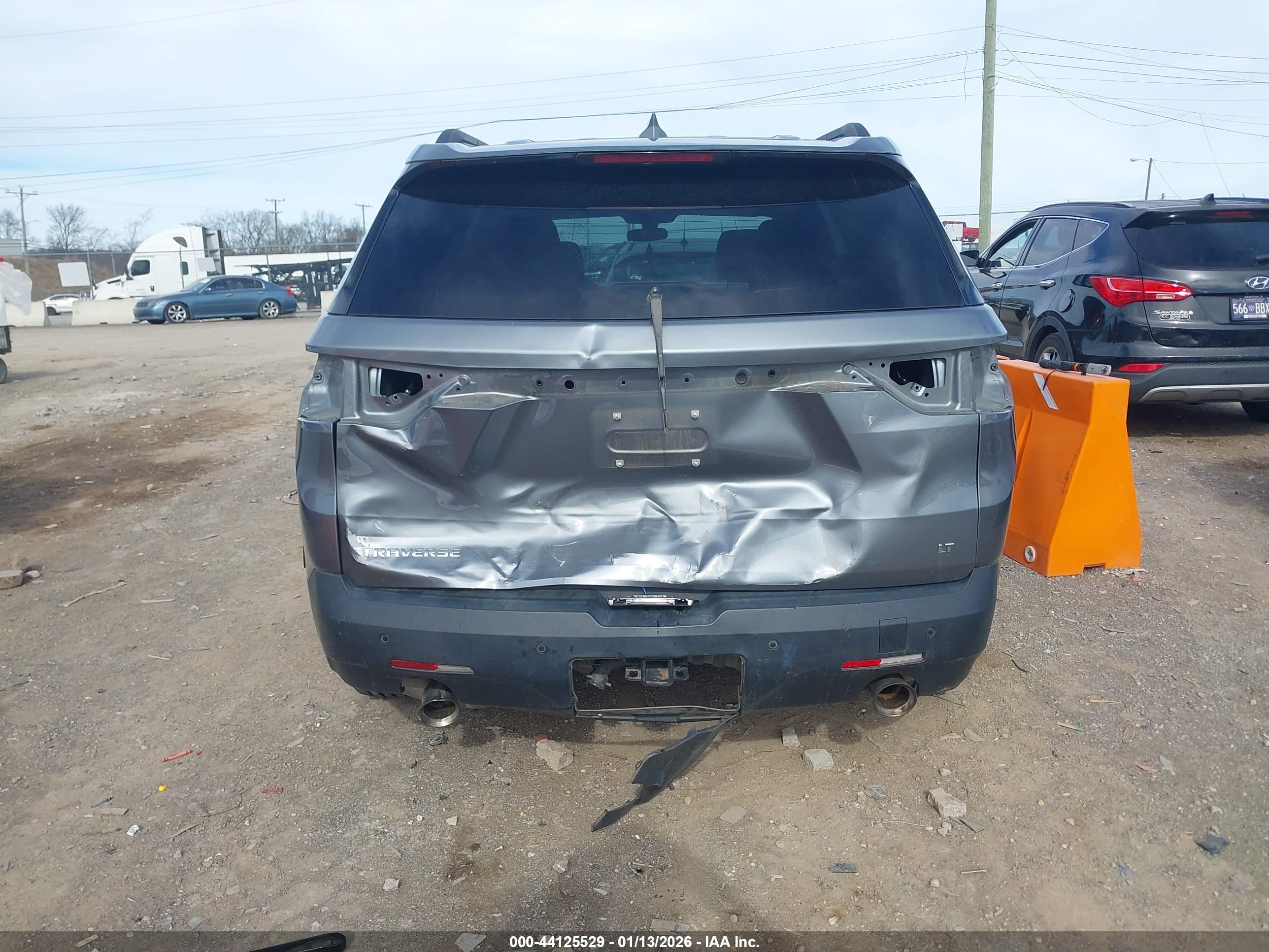 CHEVROLET TRAVERSE image 6