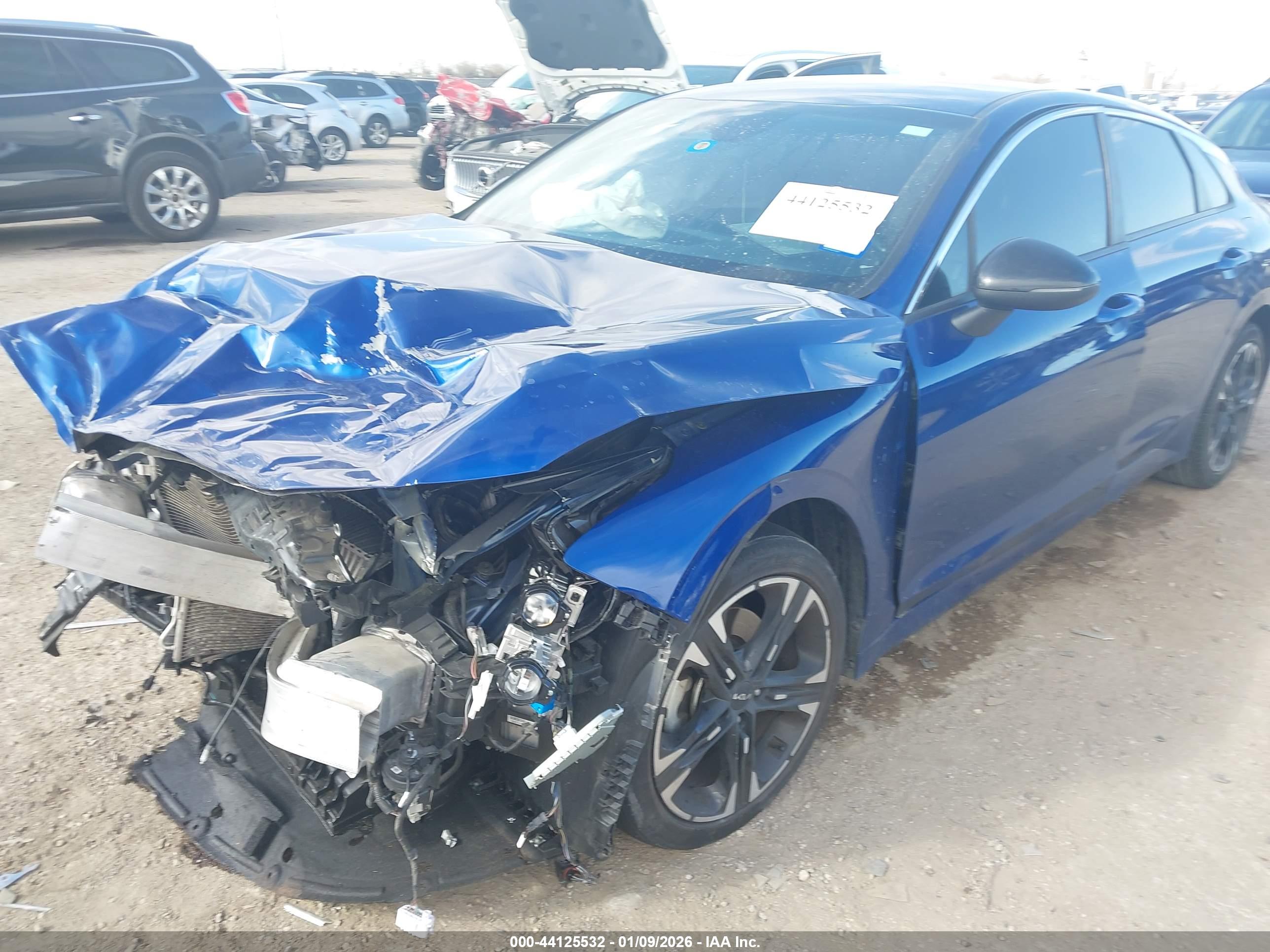 KIA K5 image 6