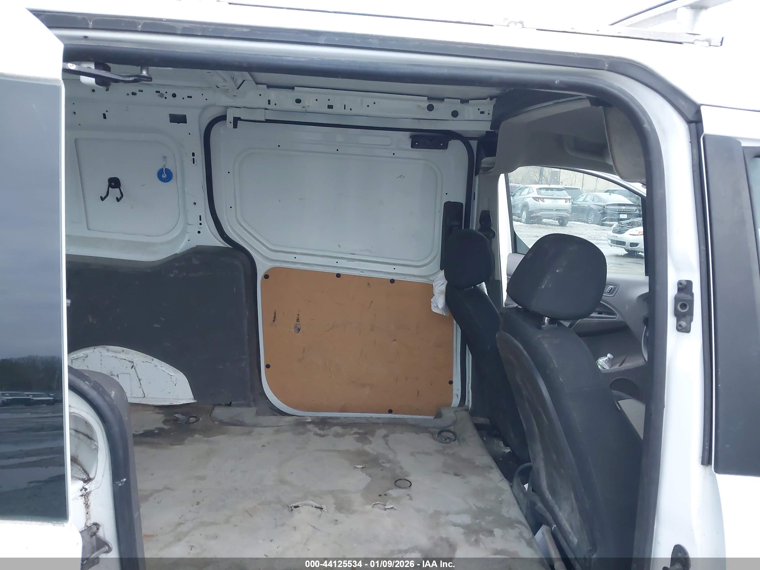 FORD TRANSIT image 8