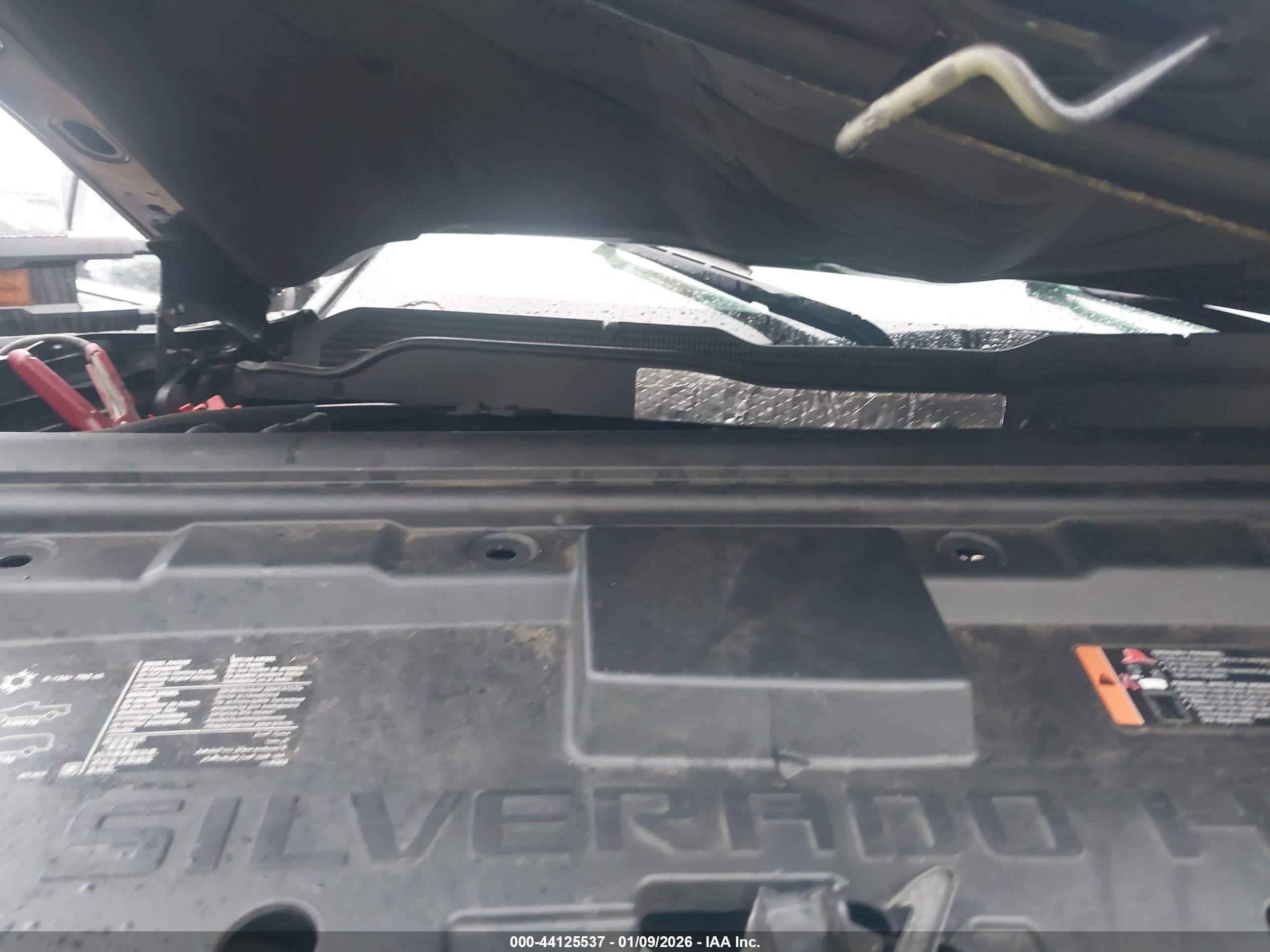 CHEVROLET SILVERADO image 10