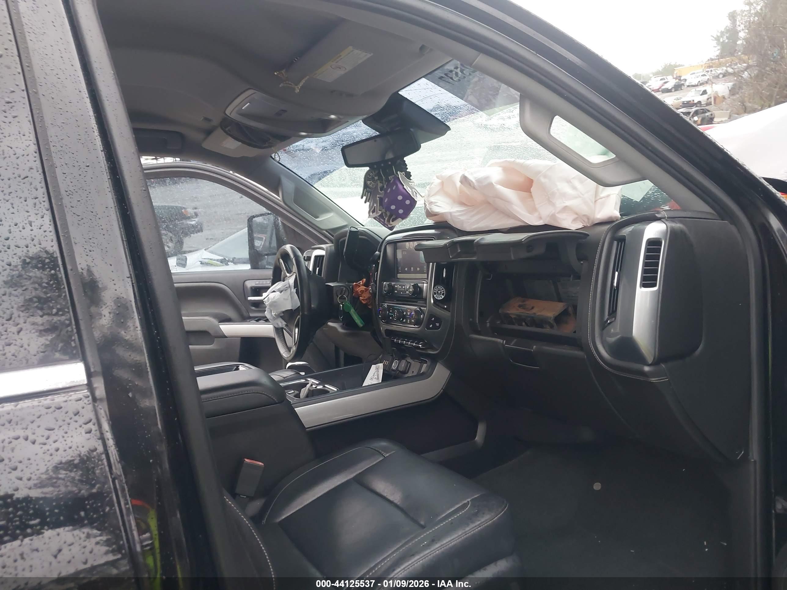 CHEVROLET SILVERADO image 5