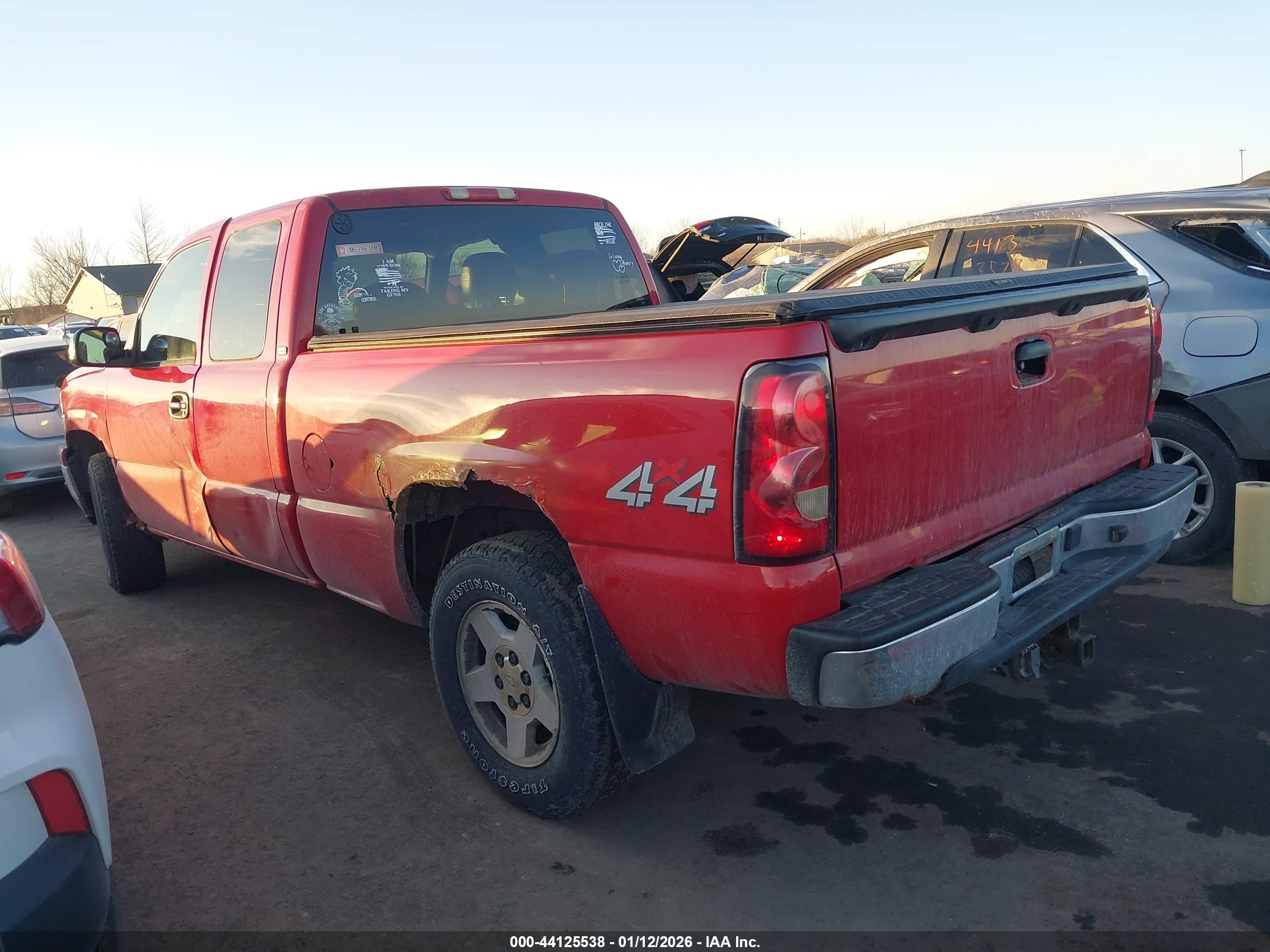 CHEVROLET SILVERADO image 3