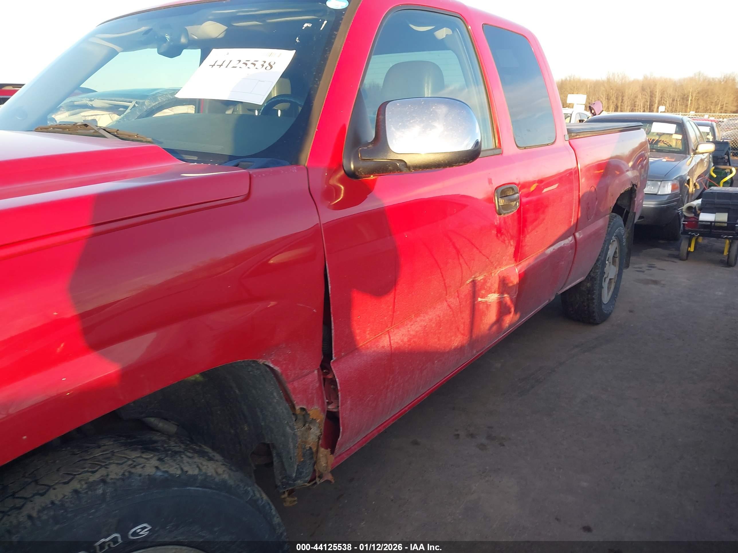 CHEVROLET SILVERADO image 6